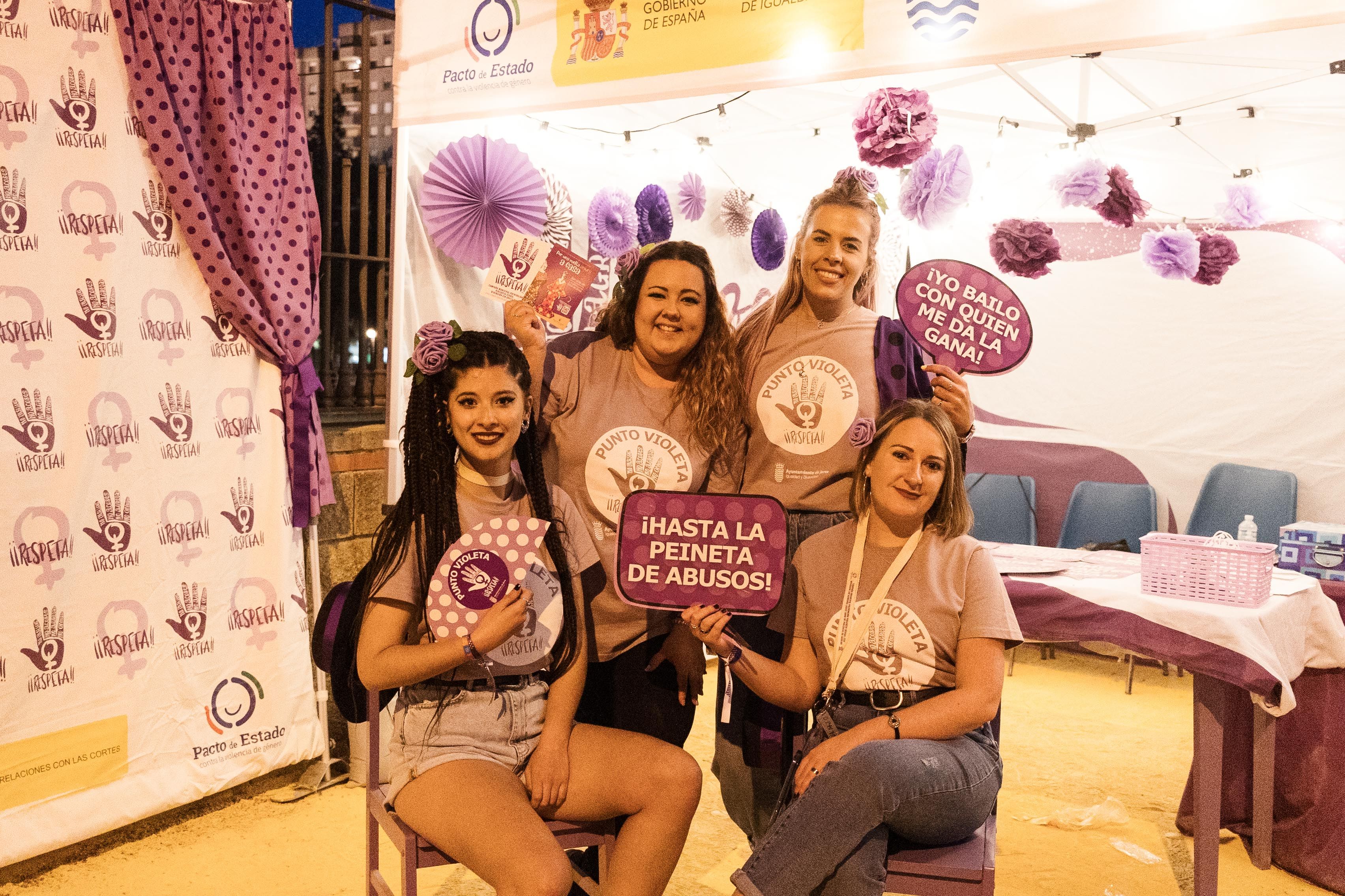 El equipo de mujeres del Punto Violeta.