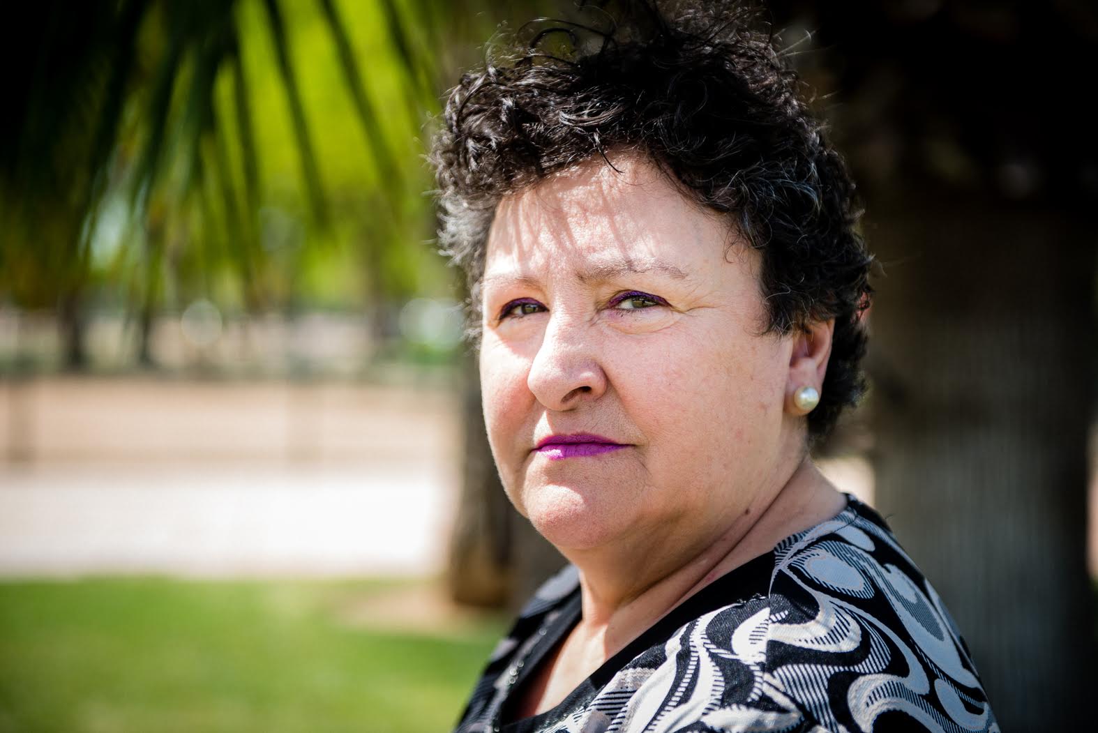María Salmerón en un parque de su barrio en Sevilla.