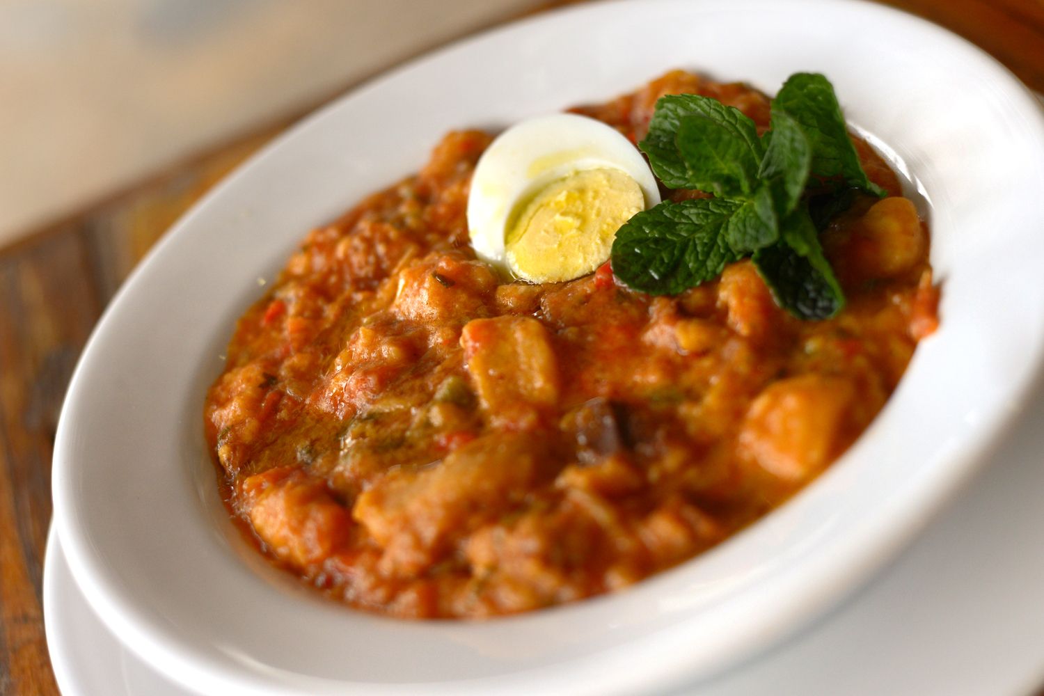 Sopa de tomate con huevo
