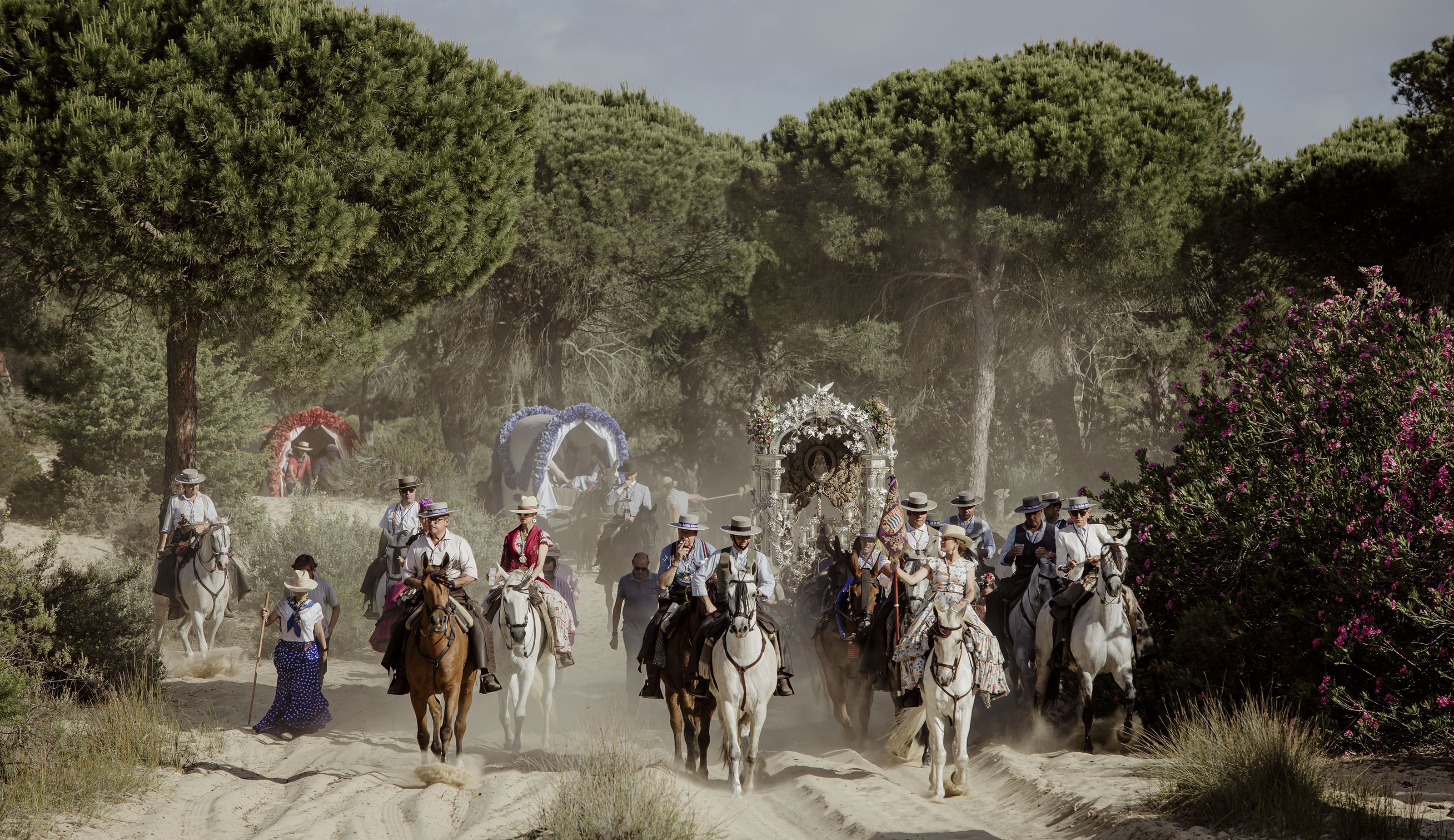 La Hermandad de Jerez, camino del Rocío el pasado año por Doñana. La Junta presenta el Plan Romero 2026.