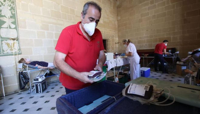 El Cabildo Viejo de Jerez ha acogido una colecta de donación de sangre.