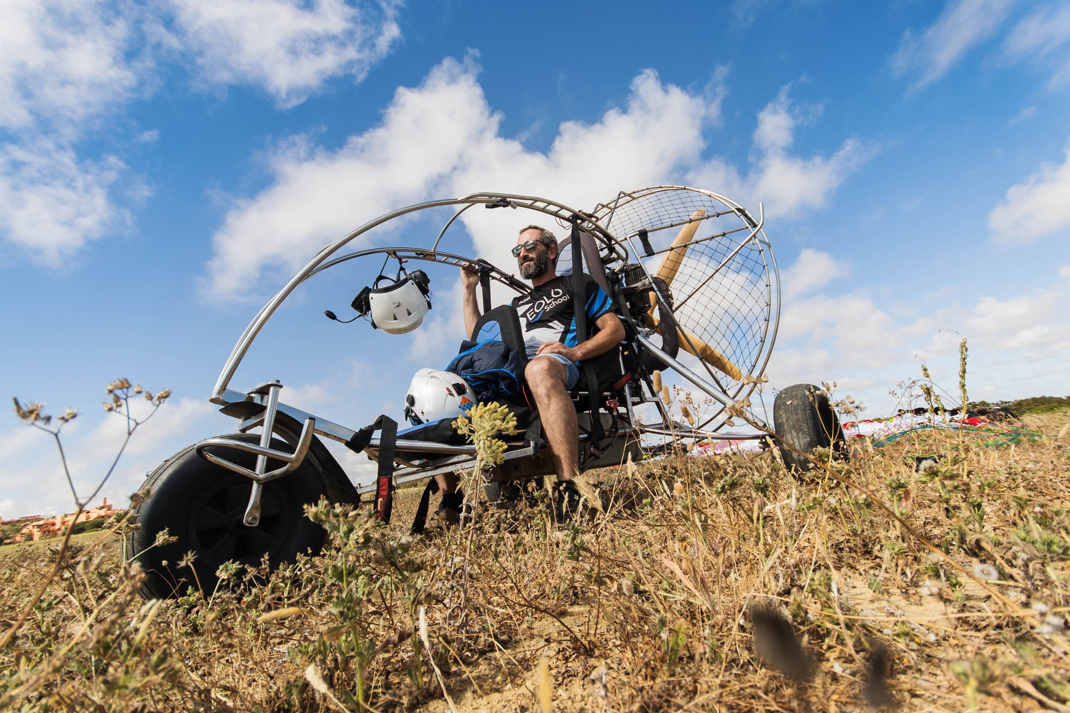 Vicente lleva volando en paramotor más de doce años.