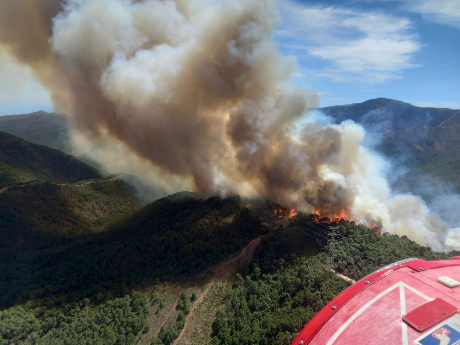 El incendio en Pujerra, en Málaga, de nuevo en la Sierra Bermeja. El incendio en Pujerra, en Málaga, de nuevo en la Sierra Bermeja.