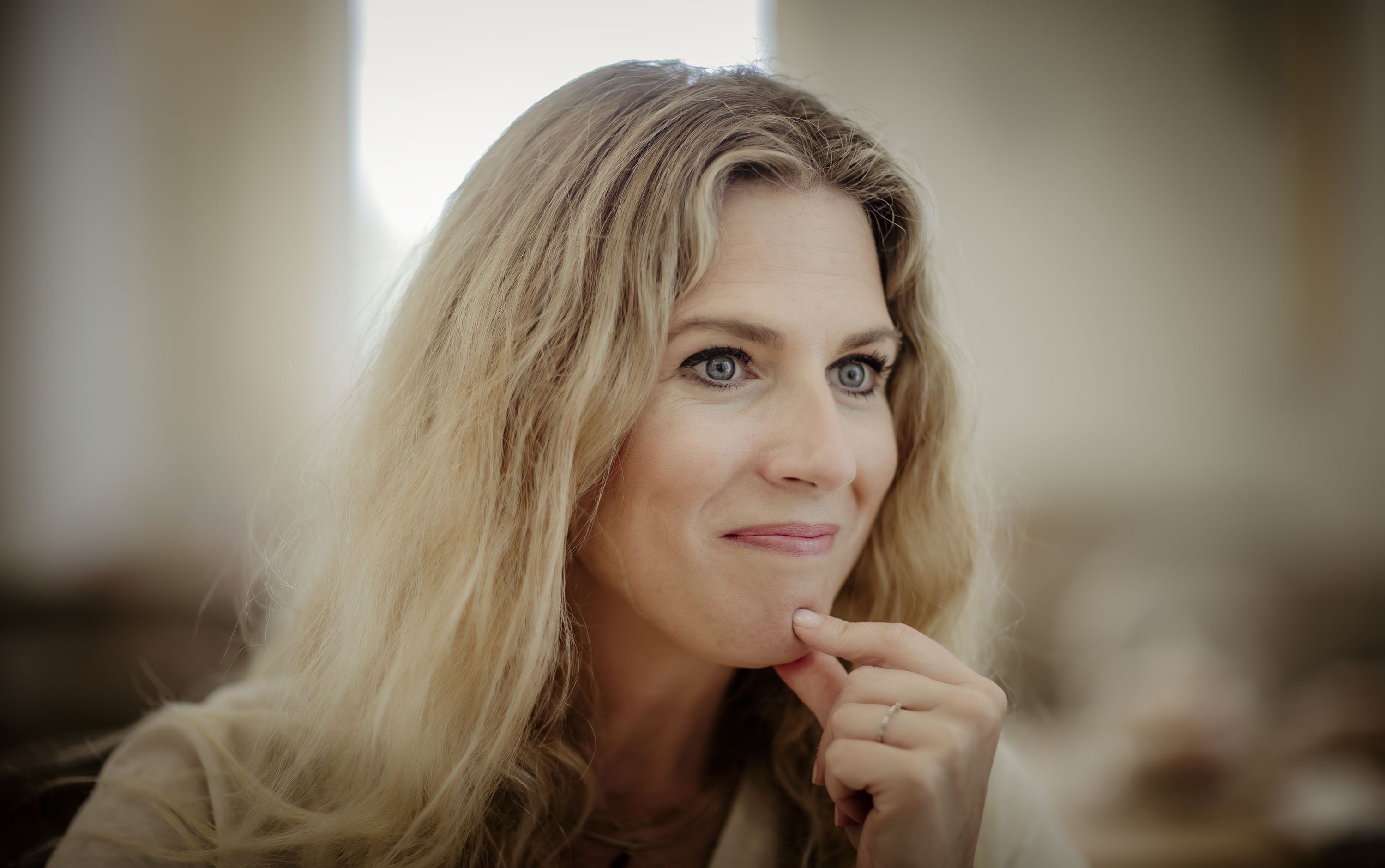 ana mestre campaña 19J 2