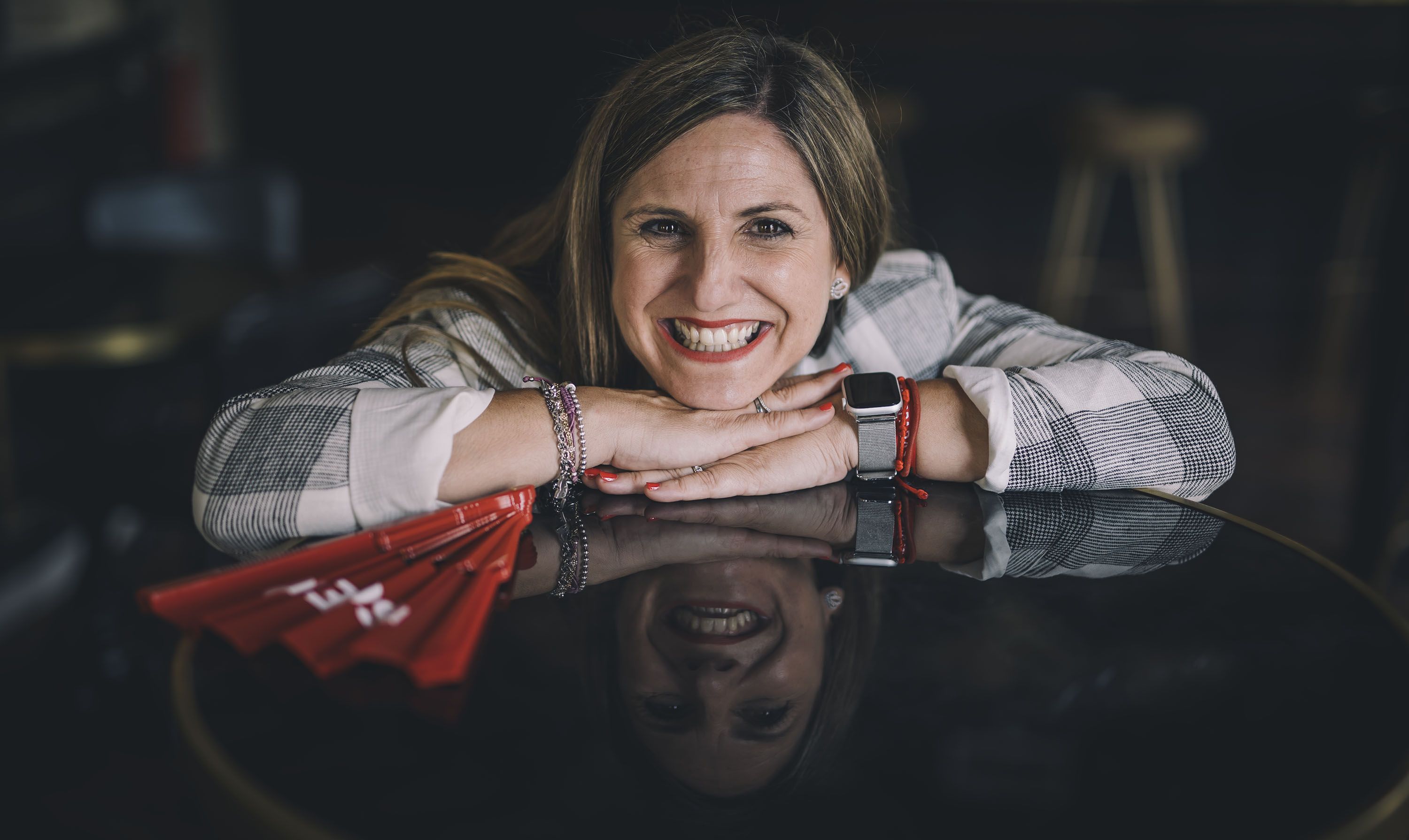 Irene García posa, tras la entrevista con lavozdelsur.es, en el Gallo Azul, en Jerez, este pasado jueves.
