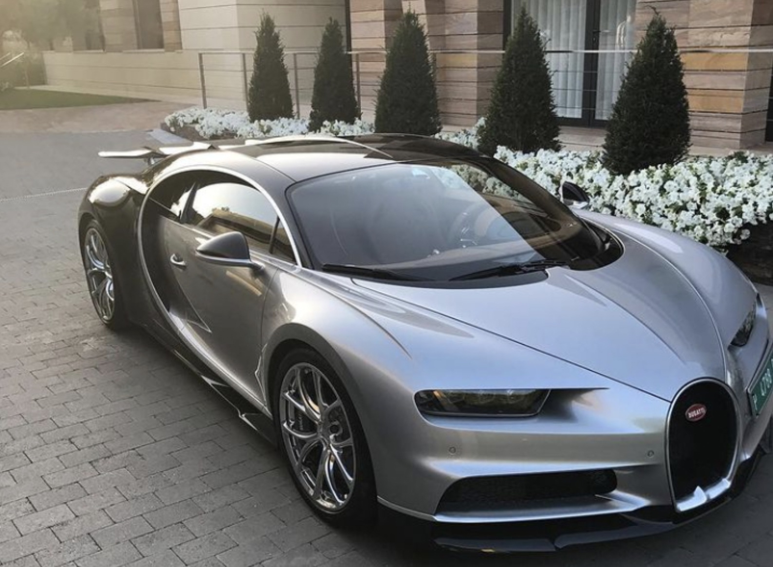 El Bugatti de Cristiano Ronaldo que se ha estrellado contra una casa en Mallorca. El Bugatti de Cristiano Ronaldo que se ha estrellado contra una casa en Mallorca.
