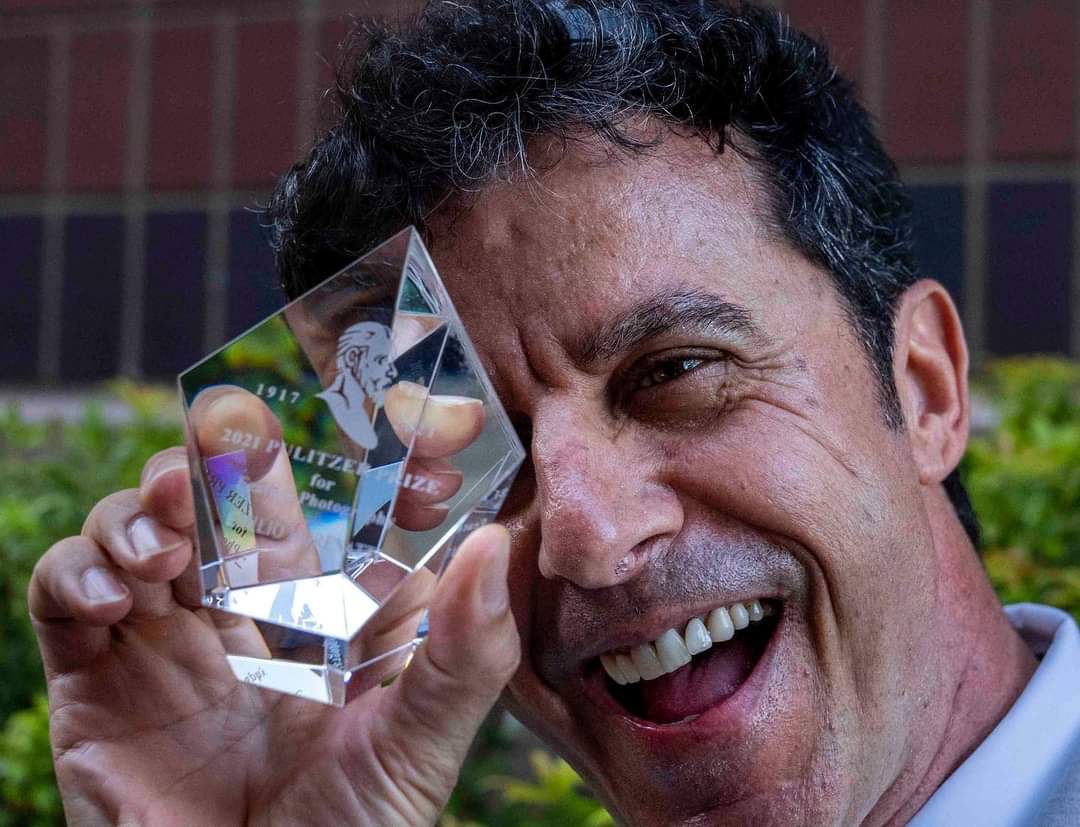 El jerezano Emilio Morenatti, exultante de alegría con su premio Pulitzer. DAR YASIN / ASSOCIATES PRESS El jerezano Emilio Morenatti, exultante de alegría con su premio Pulitzer. DAR YASIN / ASSOCIATES PRESS