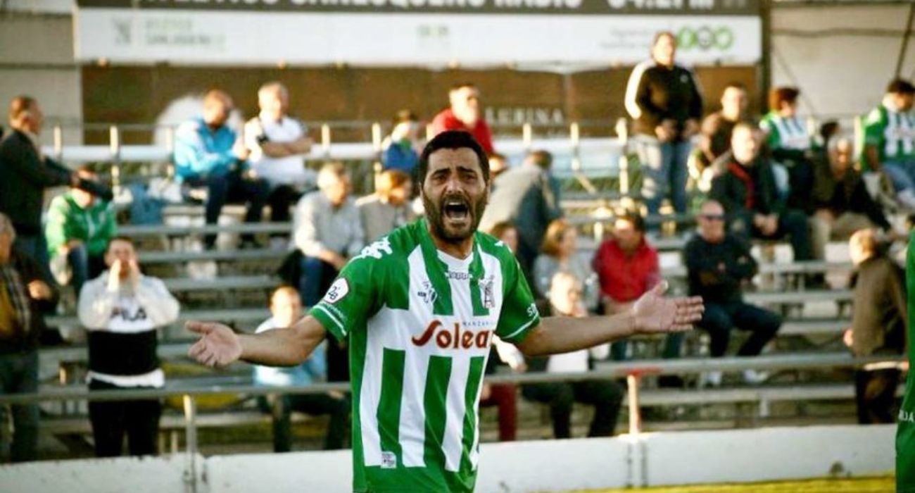 Dani Güiza, con los colores del Atlético Sanluqueño.   @ATCOSANLUQUENO