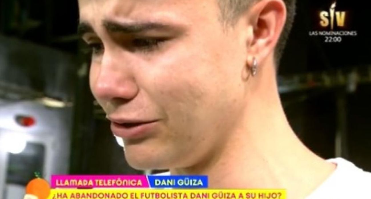 Christian González, hijo de Güiza, llorando tras la reconciliación con su padre. Christian González, hijo de Güiza, llorando tras la reconciliación con su padre.