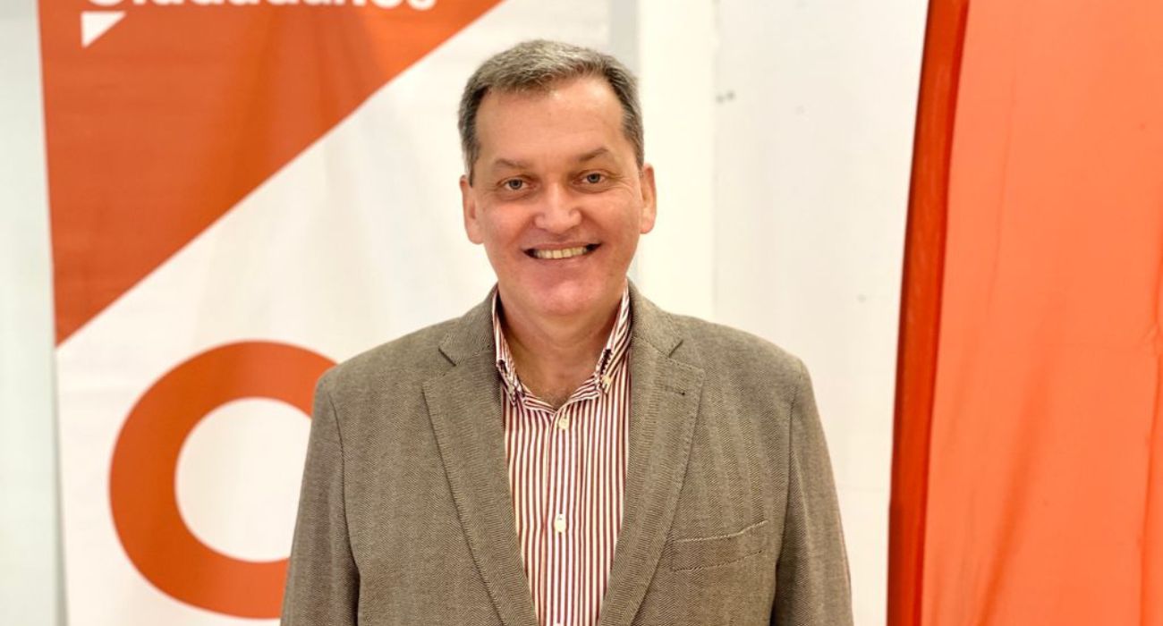 Javier Porrúa todavía se siente portavoz de Ciudadanos Sanlúcar. El partido naranja dice que el teniente de alcalde ya está expulsado.