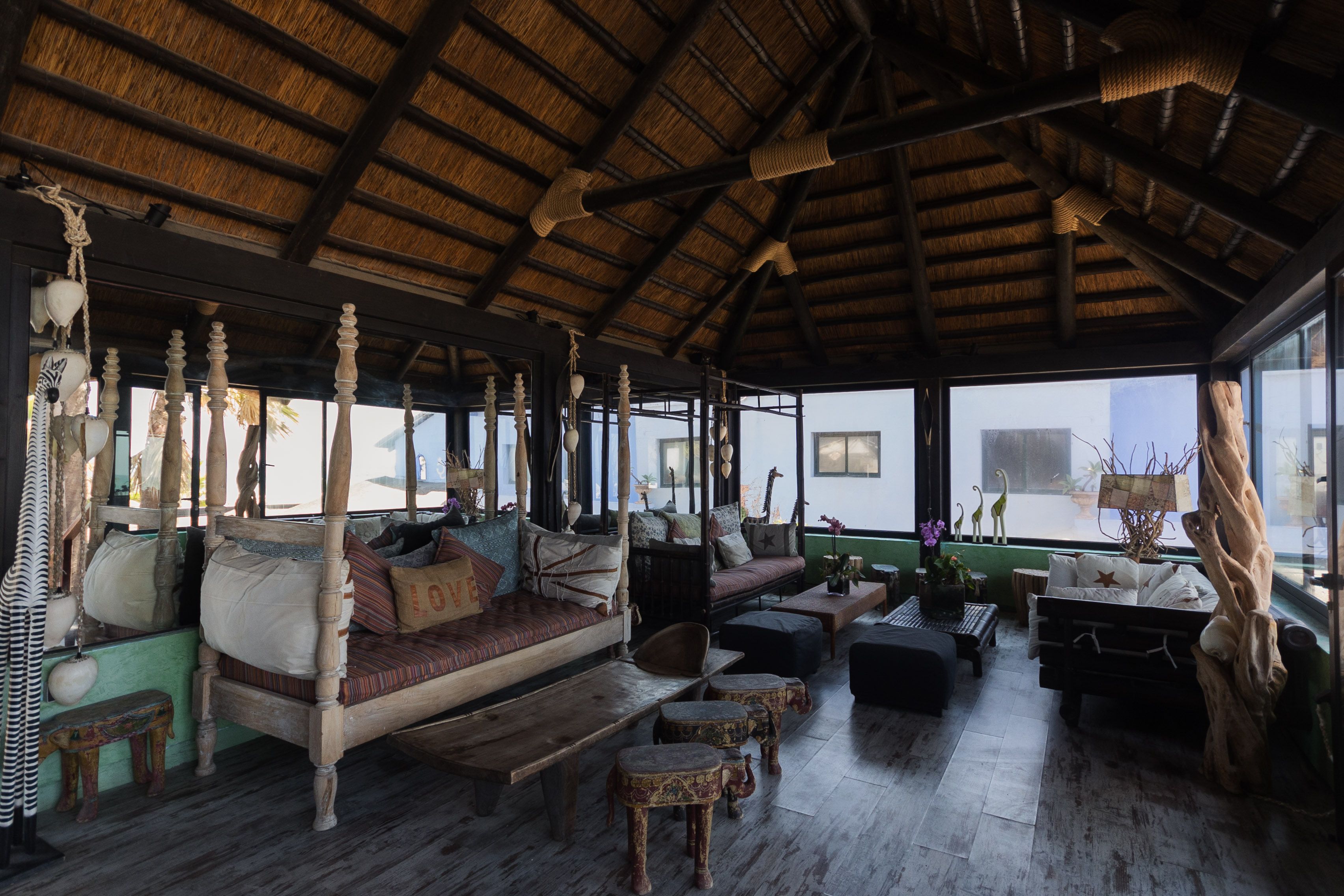 Zona 'chill out' en la plata de arriba.