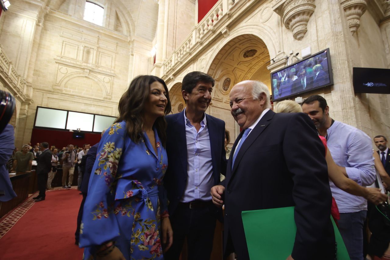Olona (Vox) y Aguirre (PP), en la sesión constitutiva del Parlamento.
