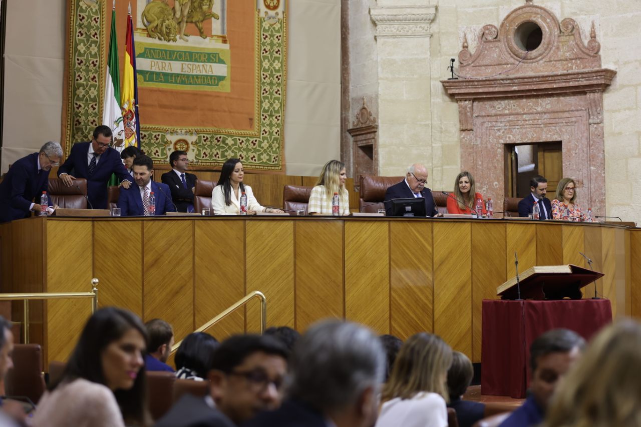 MESA PARLAMENTO