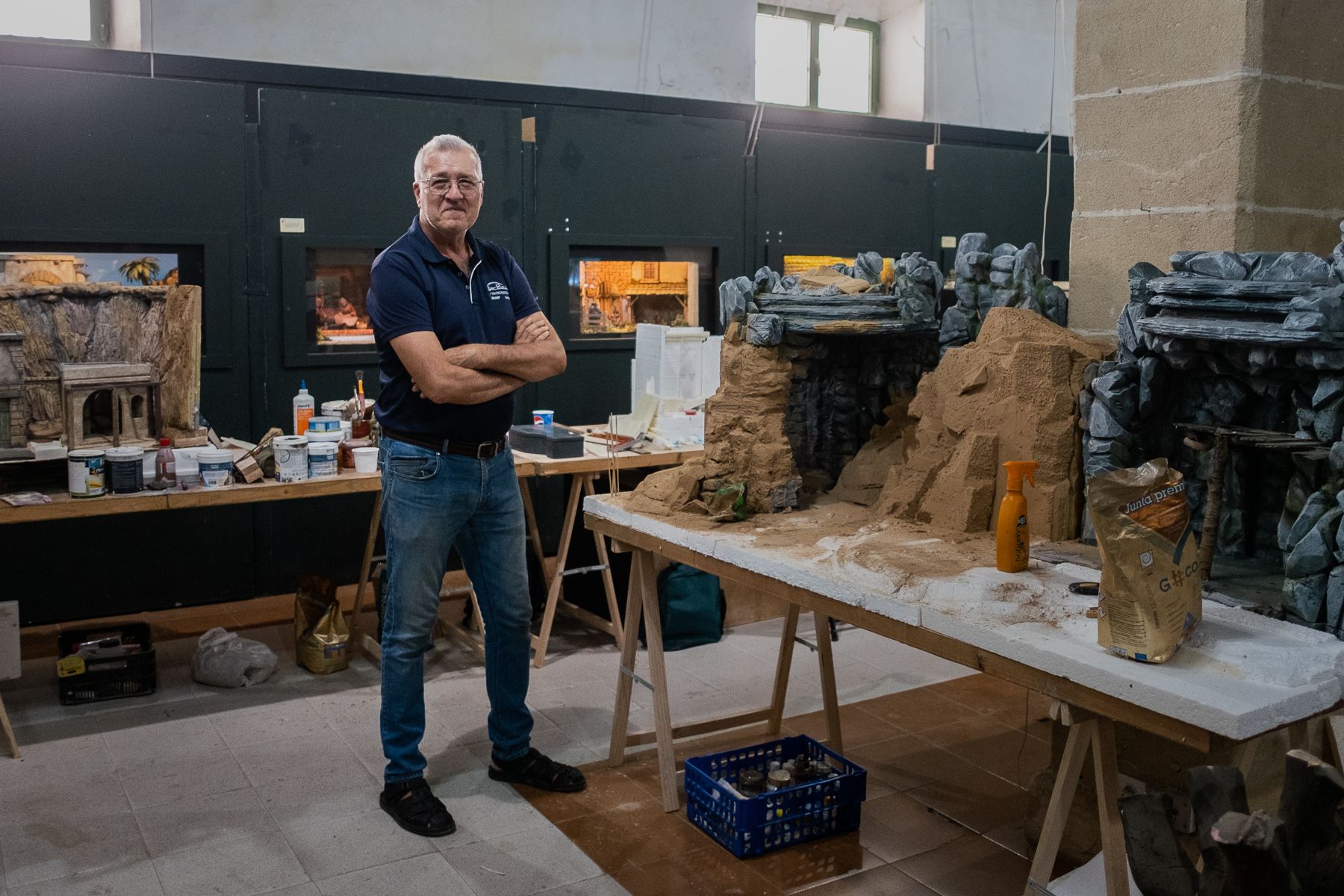 Ramón García, presidente de la Asociación de Belenistas de Jerez, en la sede del colectivo.