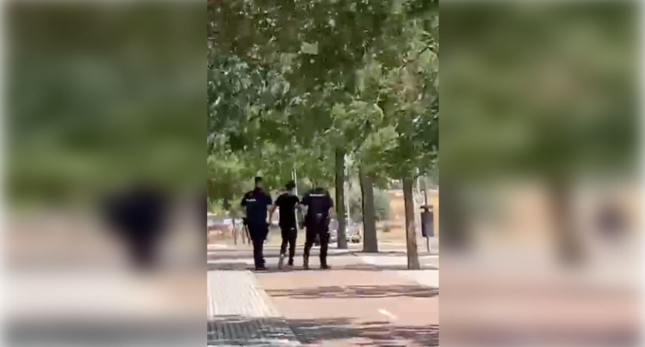 Esta imagen no tiene nada que ver con una detención relacionadas con los incendios en Jerez. Esta imagen no tiene nada que ver con una detención relacionadas con los incendios en Jerez.