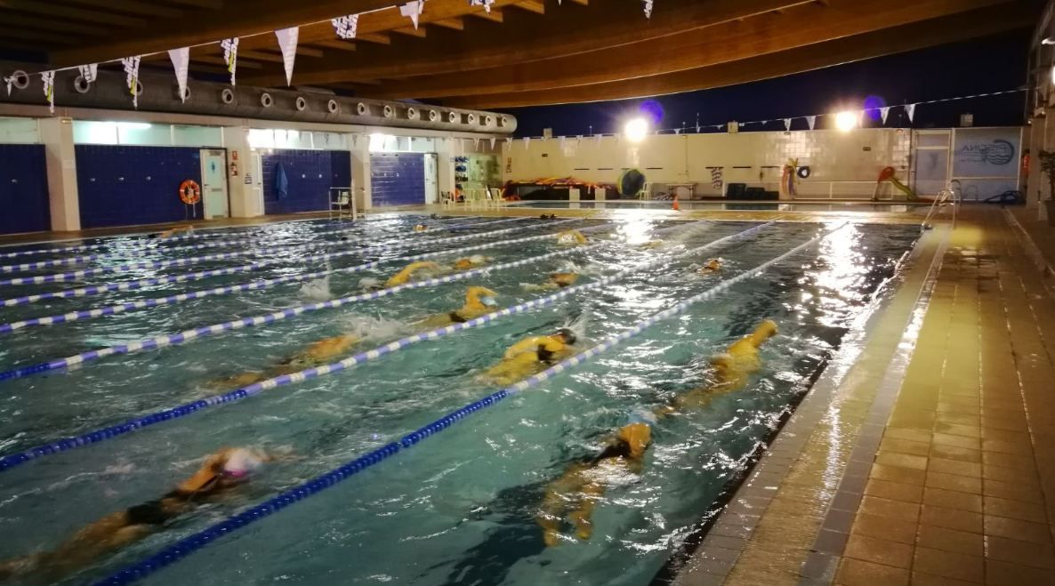 Una panorámica del interior de la piscina Manuel Mestre.