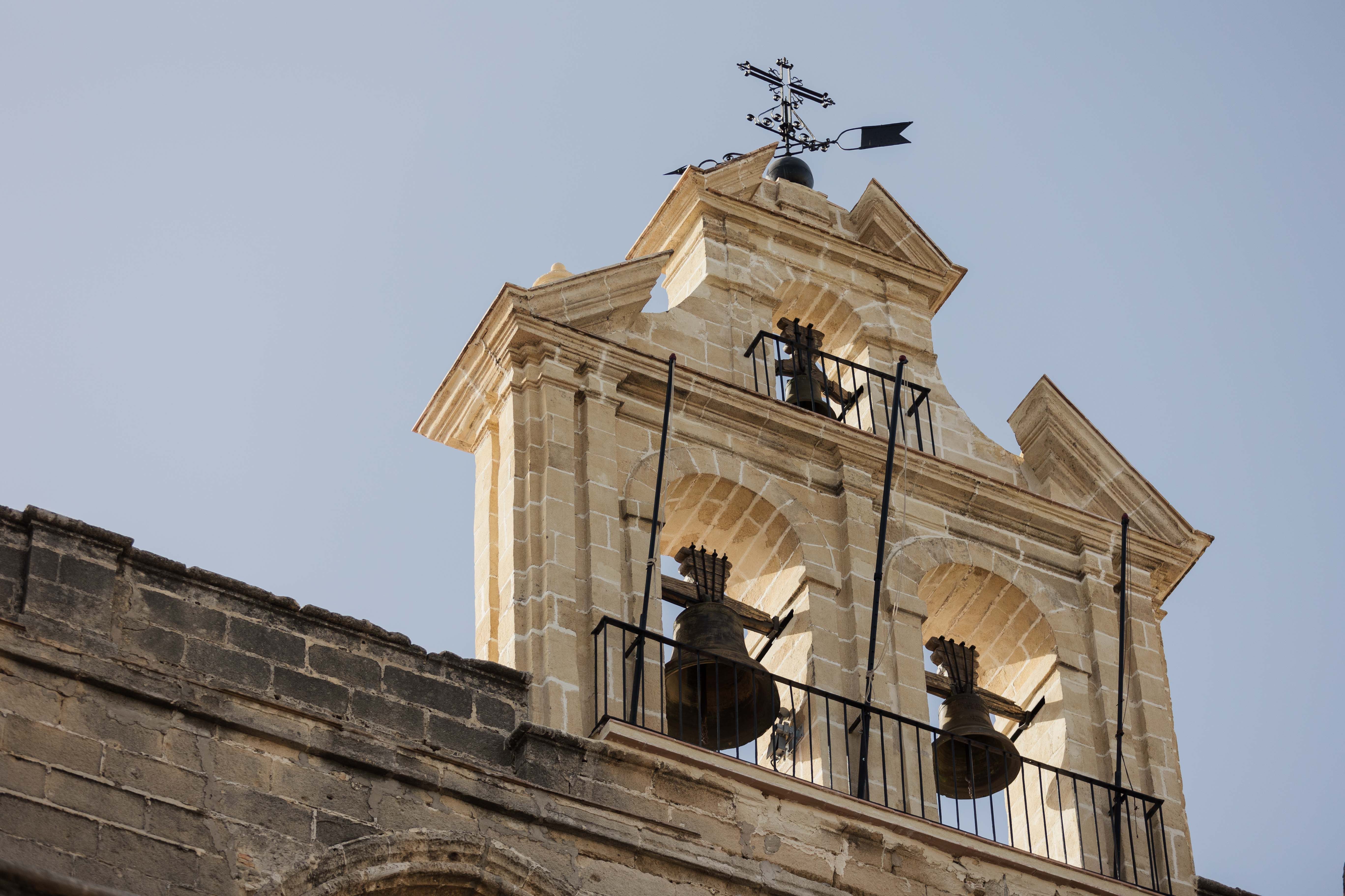Estado en el que se encuentra la espadaña de San Mateo tras su restauración. Estado en el que se encuentra la espadaña de San Mateo tras su restauración.