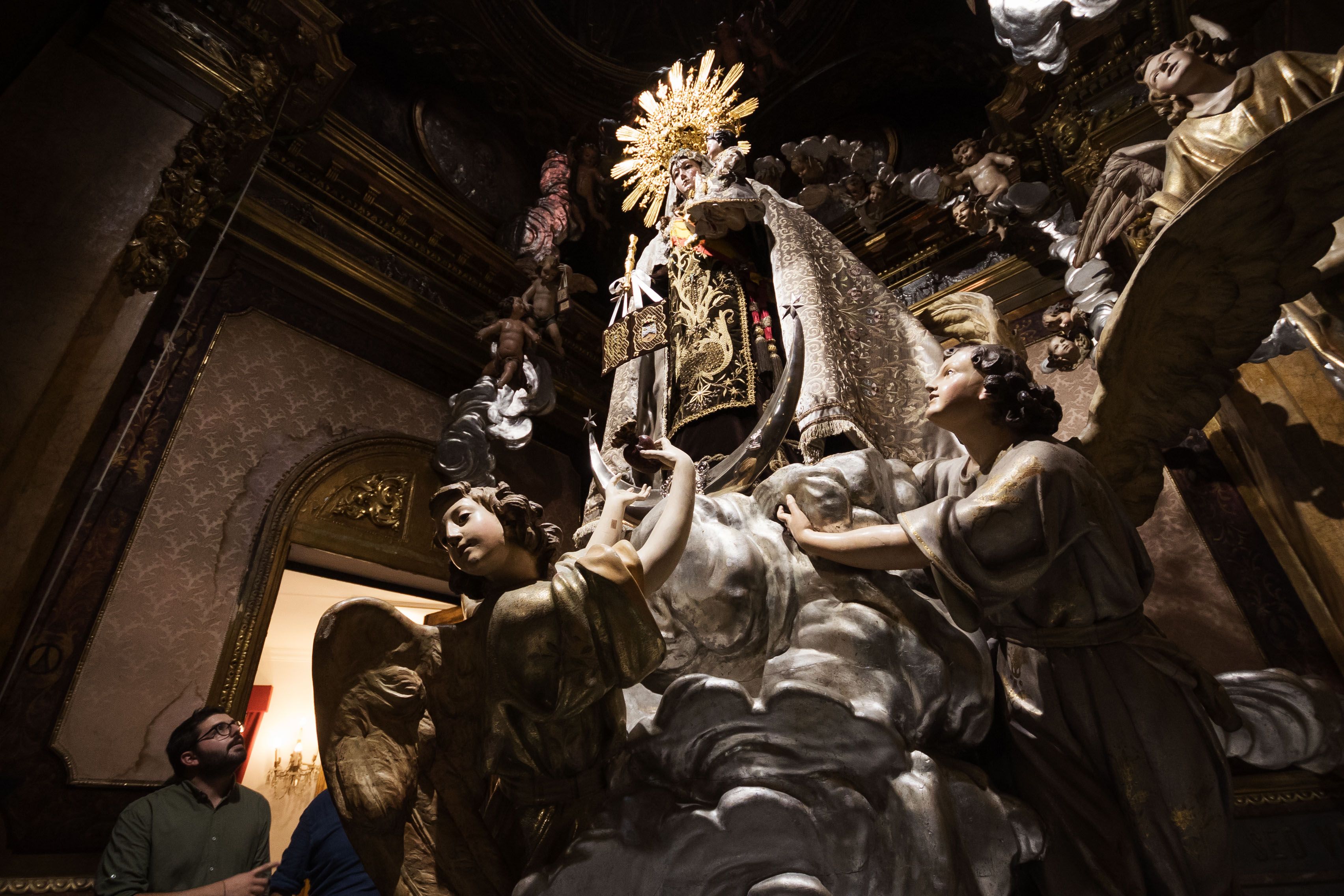 La Virgen del Carmen en su camarín.    MANU GARCÍA