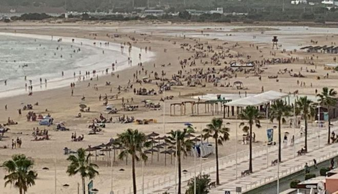 Playa de Valdelagrana el pasado 13 de agosto tras la crecida de la marea que provocó la alarma