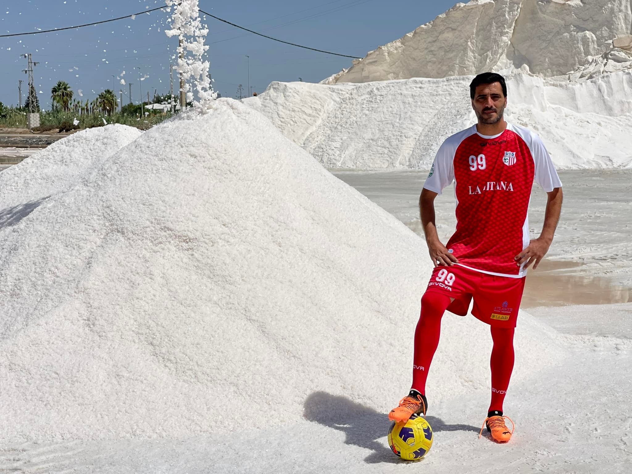 Dani Güiza, con los colores de su nuevo equipo.   UD ALGAIDA