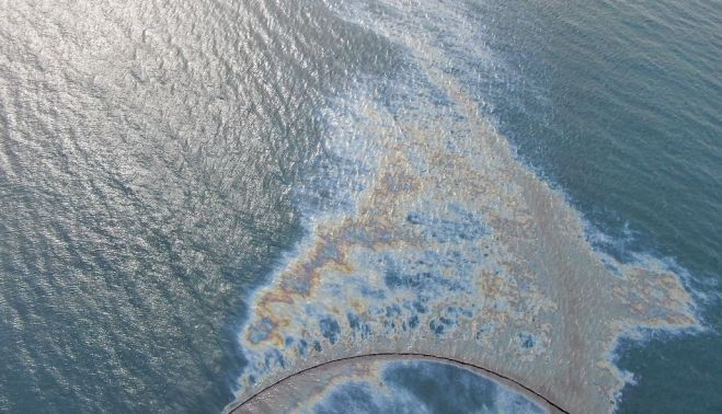 La Autoridad Portuaria de Gibraltar confirma una fuga de fueloil pesado  INFO GIBRALTAR