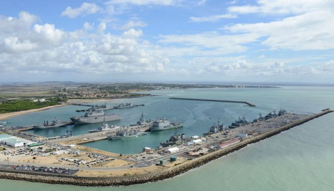 Muelles de la Base Aeronaval de Rota. DEFENSA