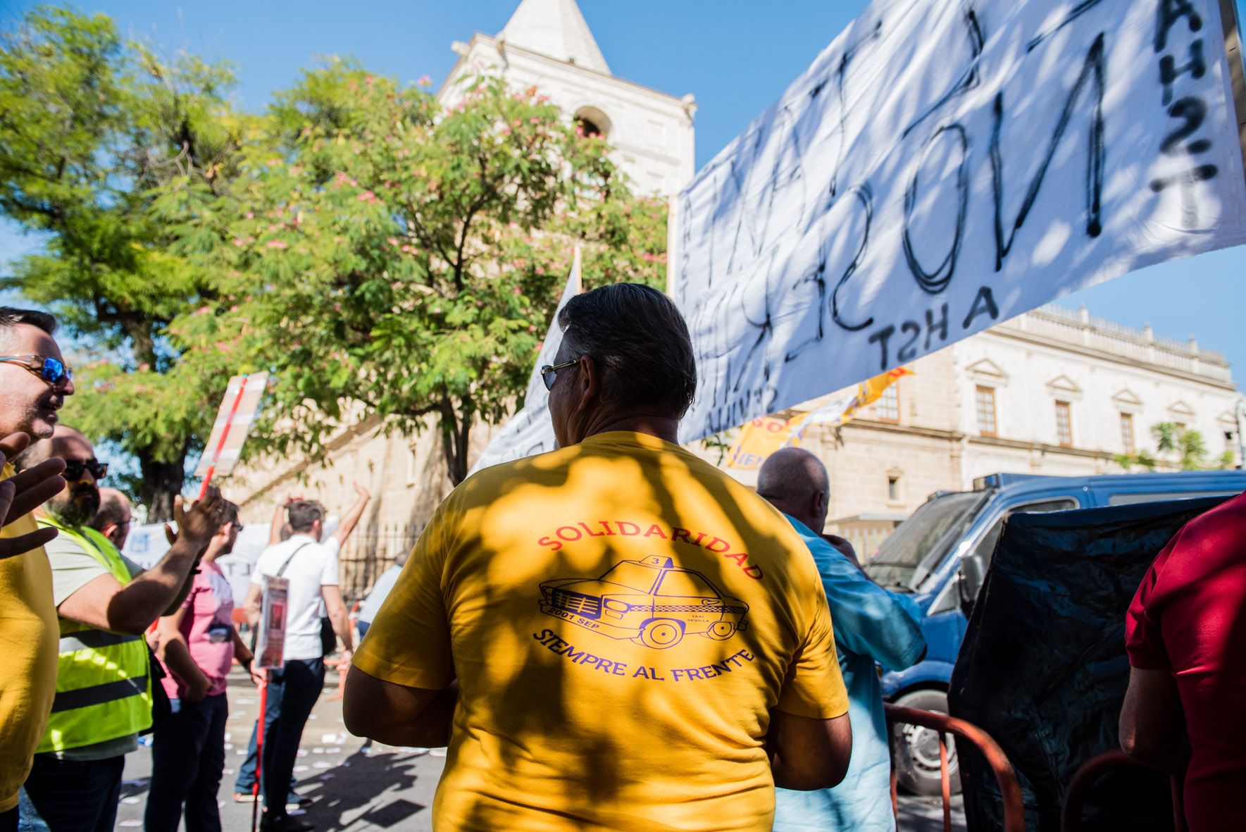 Manifestación del sector del taxi en Sevilla, contra el decreto de los VTC.