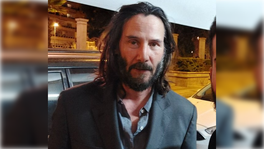 Keanu Reeves en la plaza de Mamelón.  TWITTER.