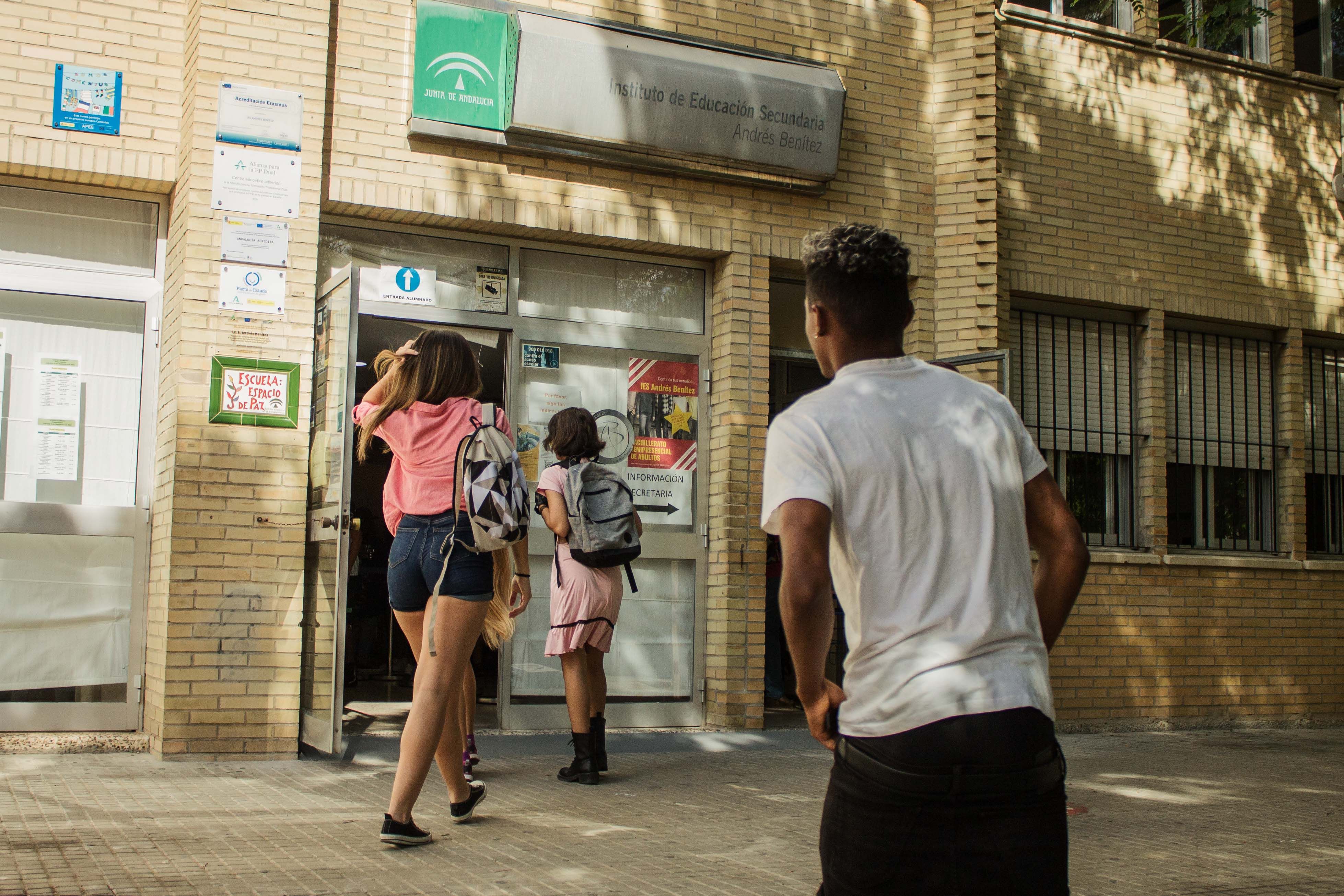 Alumnado entrando al IES Andrés Benítez de Jerez, en una imagen reciente.