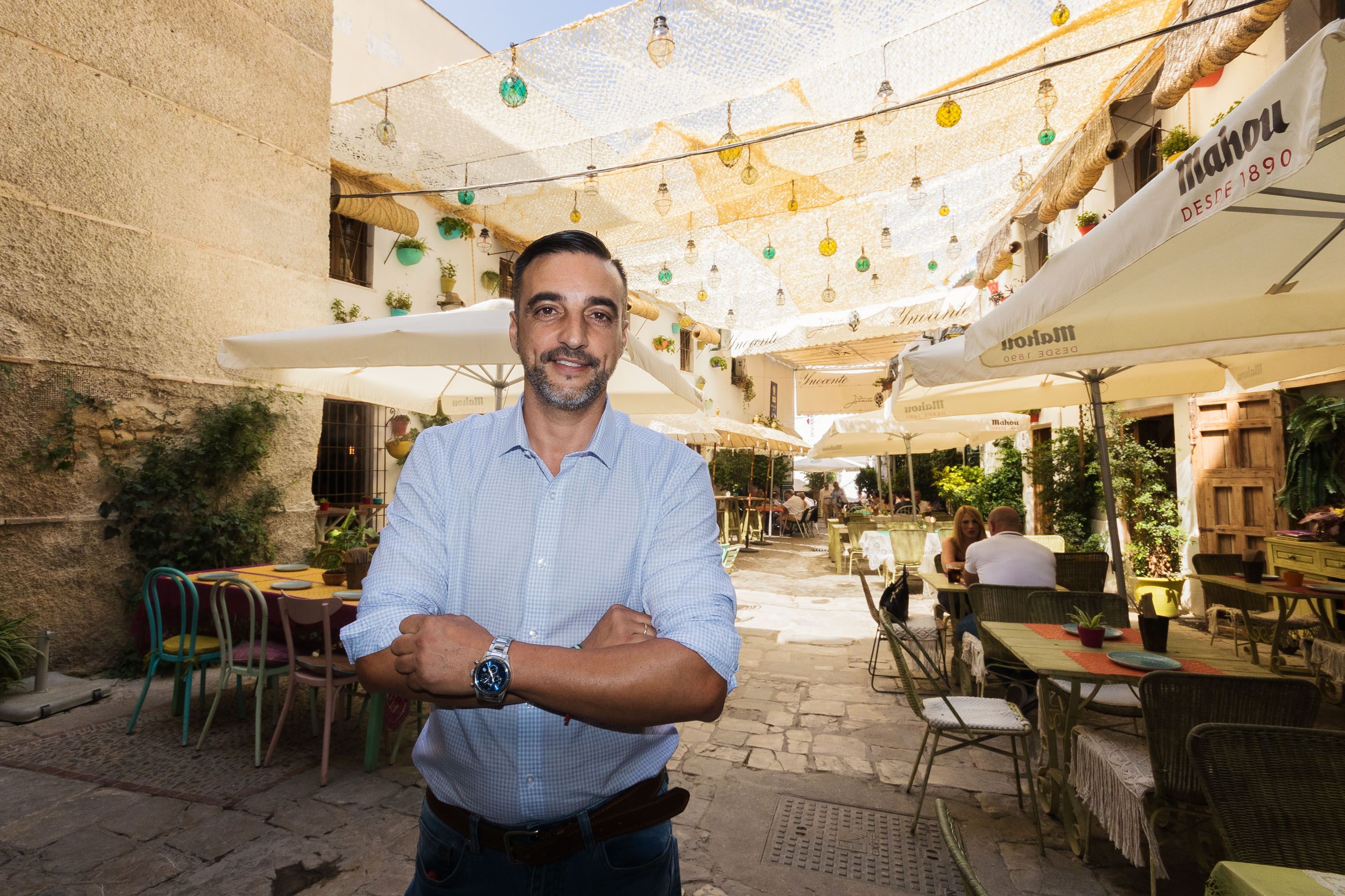 José Antonio Díaz, fotografiado este lunes en Pescadería Vieja, a la espalda del edificio de Los Arcos, sede de la Delegación Municipal de Urbanismo en Jerez.