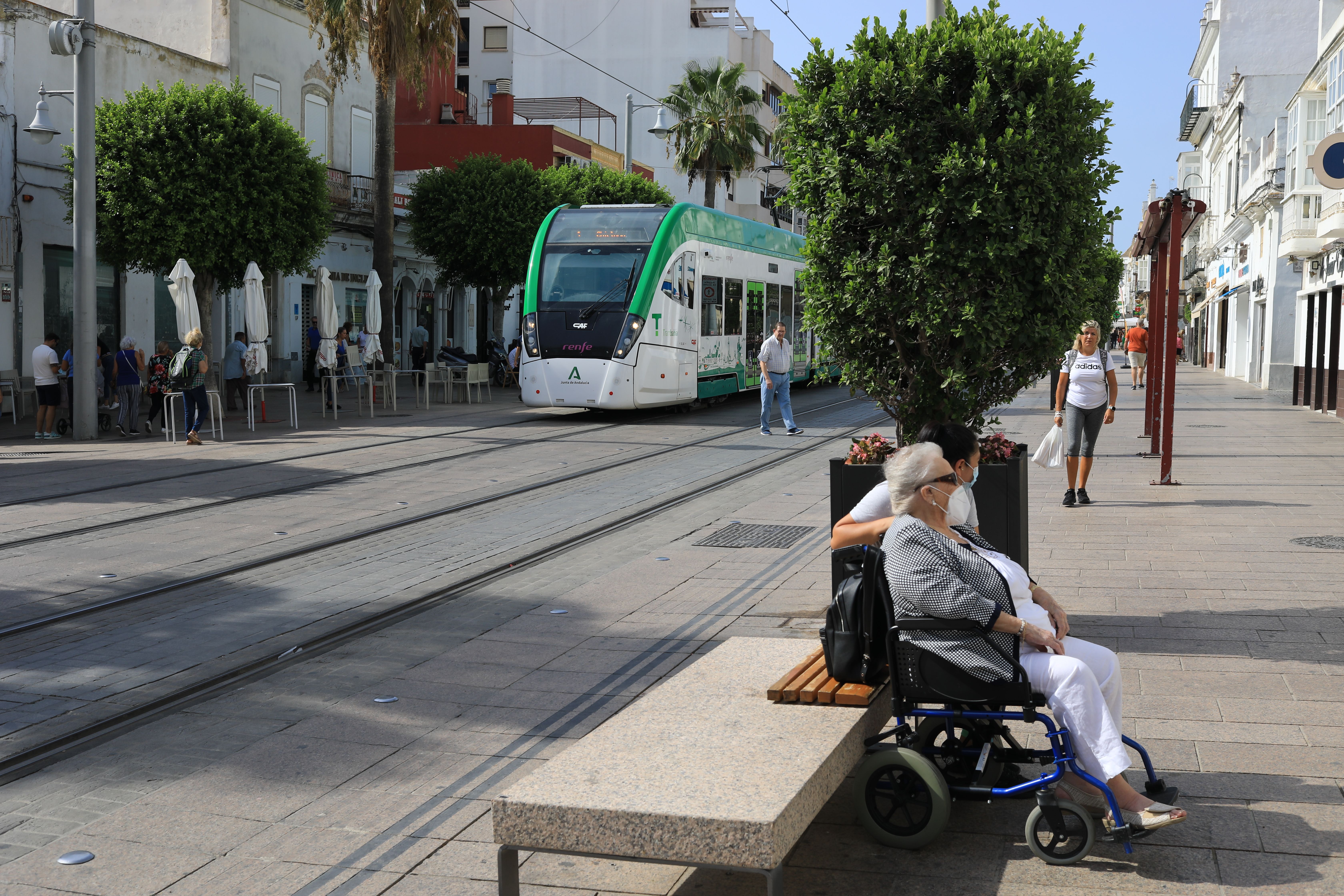 El tranvía pasando por San Fernando.