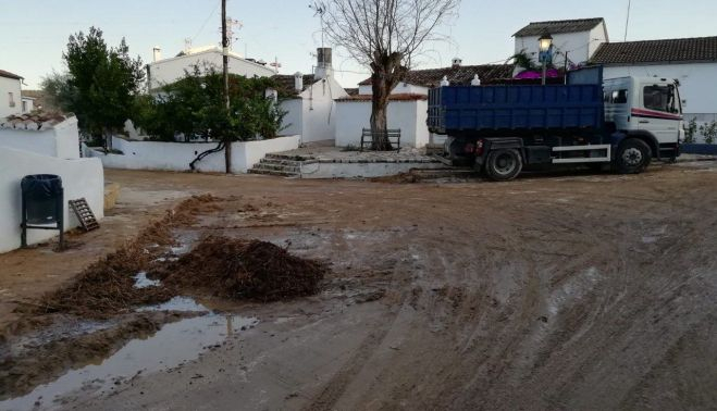 Así han quedado algunas calles de Setenil tras la tromba de agua.