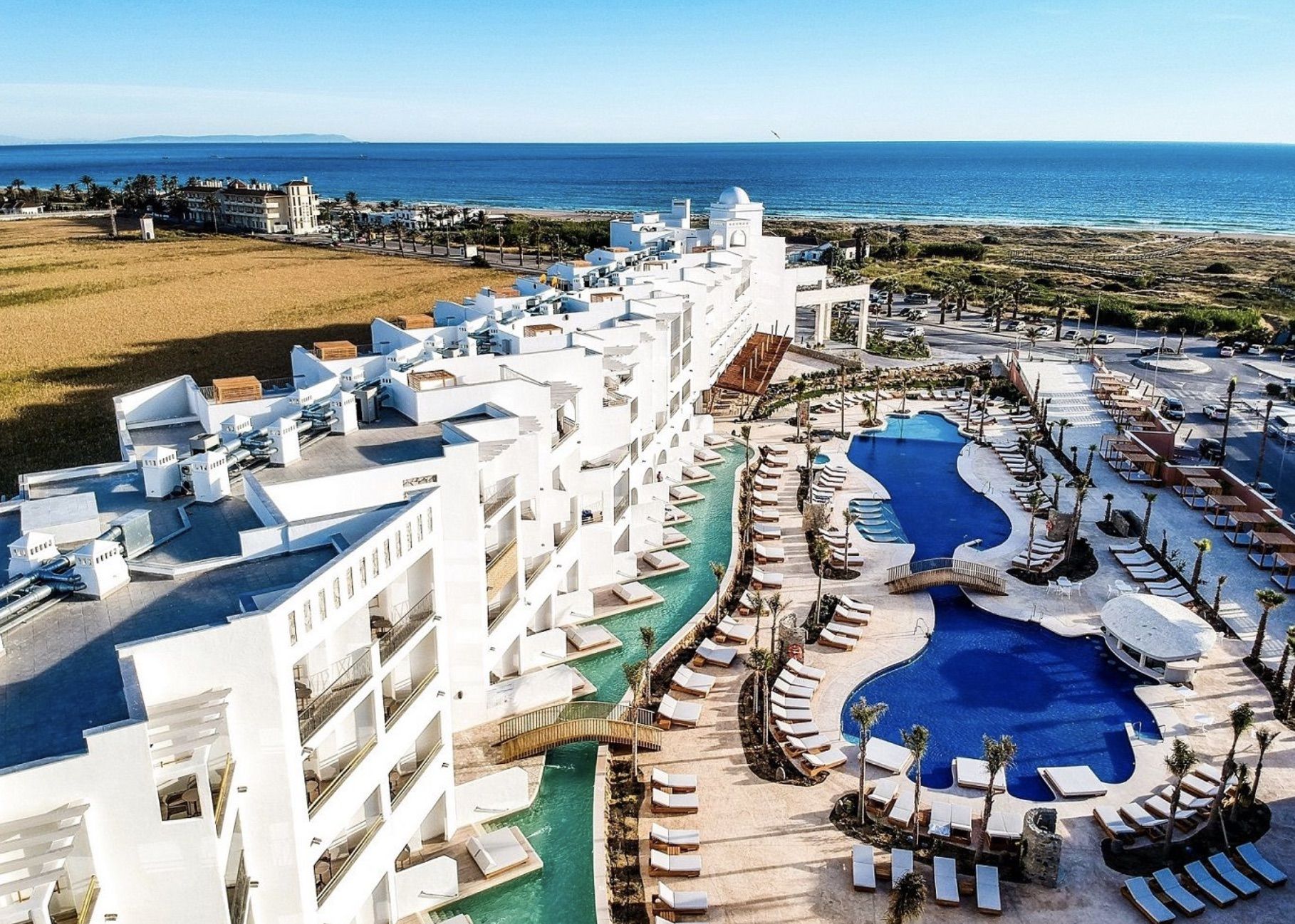 Espectacular complejo hotelero promovido por TUI en Zahara de los Atunes. Espectacular complejo hotelero promovido por TUI en Zahara de los Atunes.