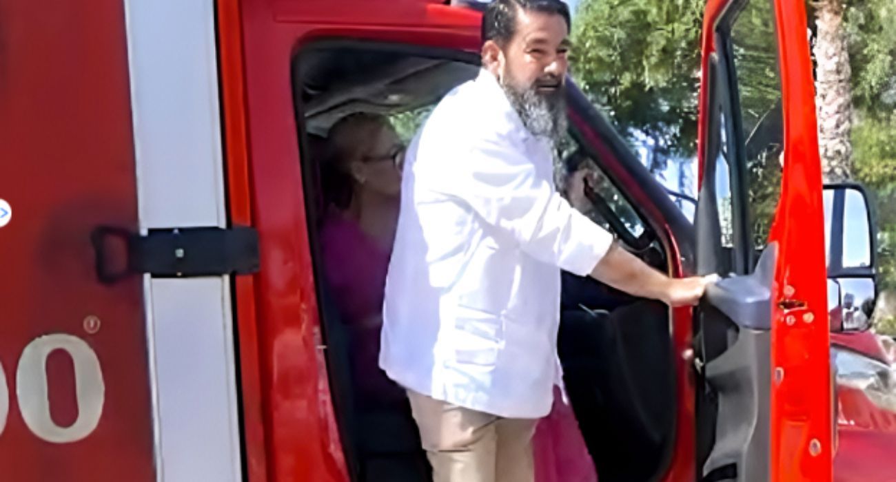 La original llegada de un novio de Jerez a su enlace matrimonial. La original llegada de un novio de Jerez a su enlace matrimonial.
