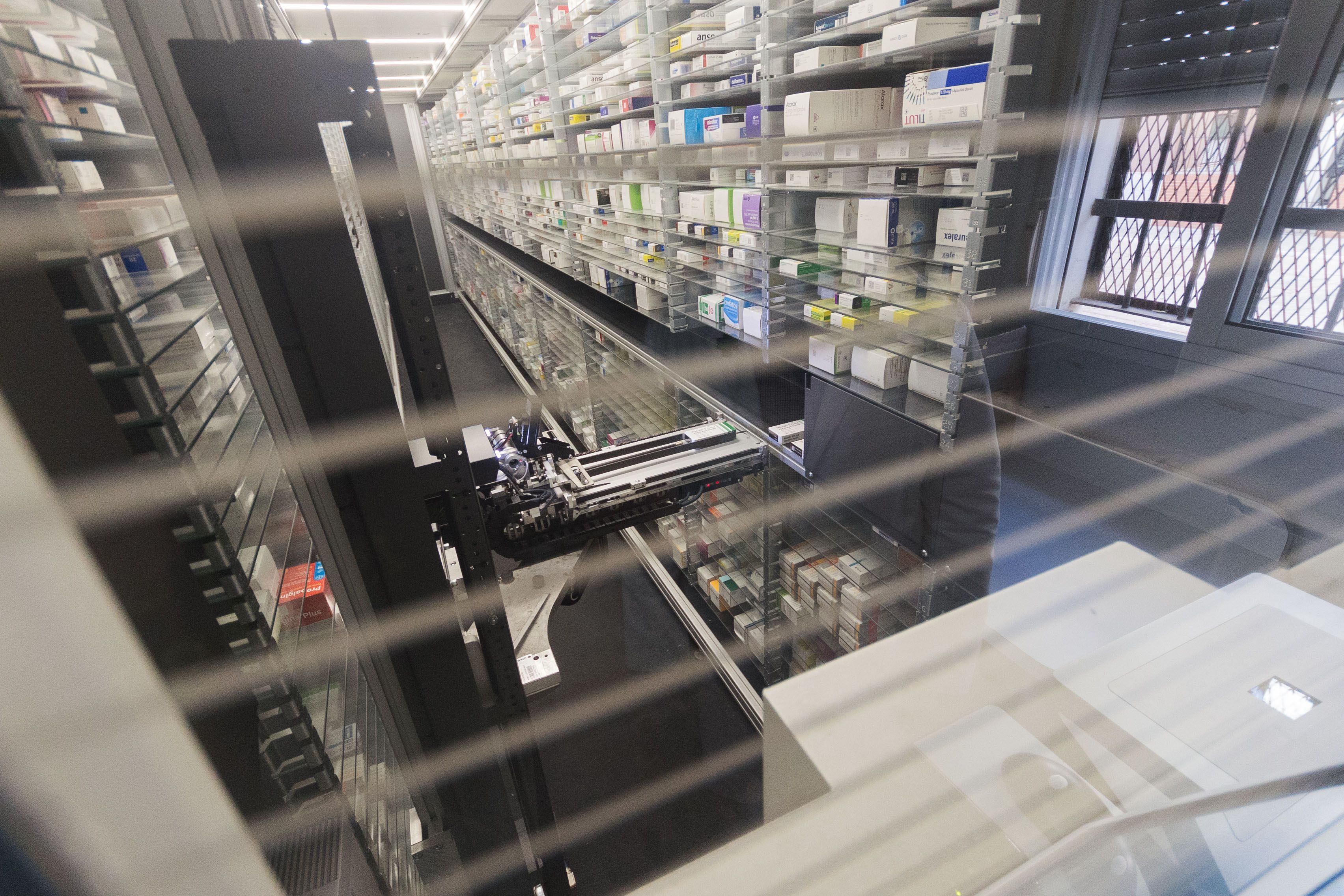 Interior de una farmacia andaluza, con medicamentos, en una imagen reciente.