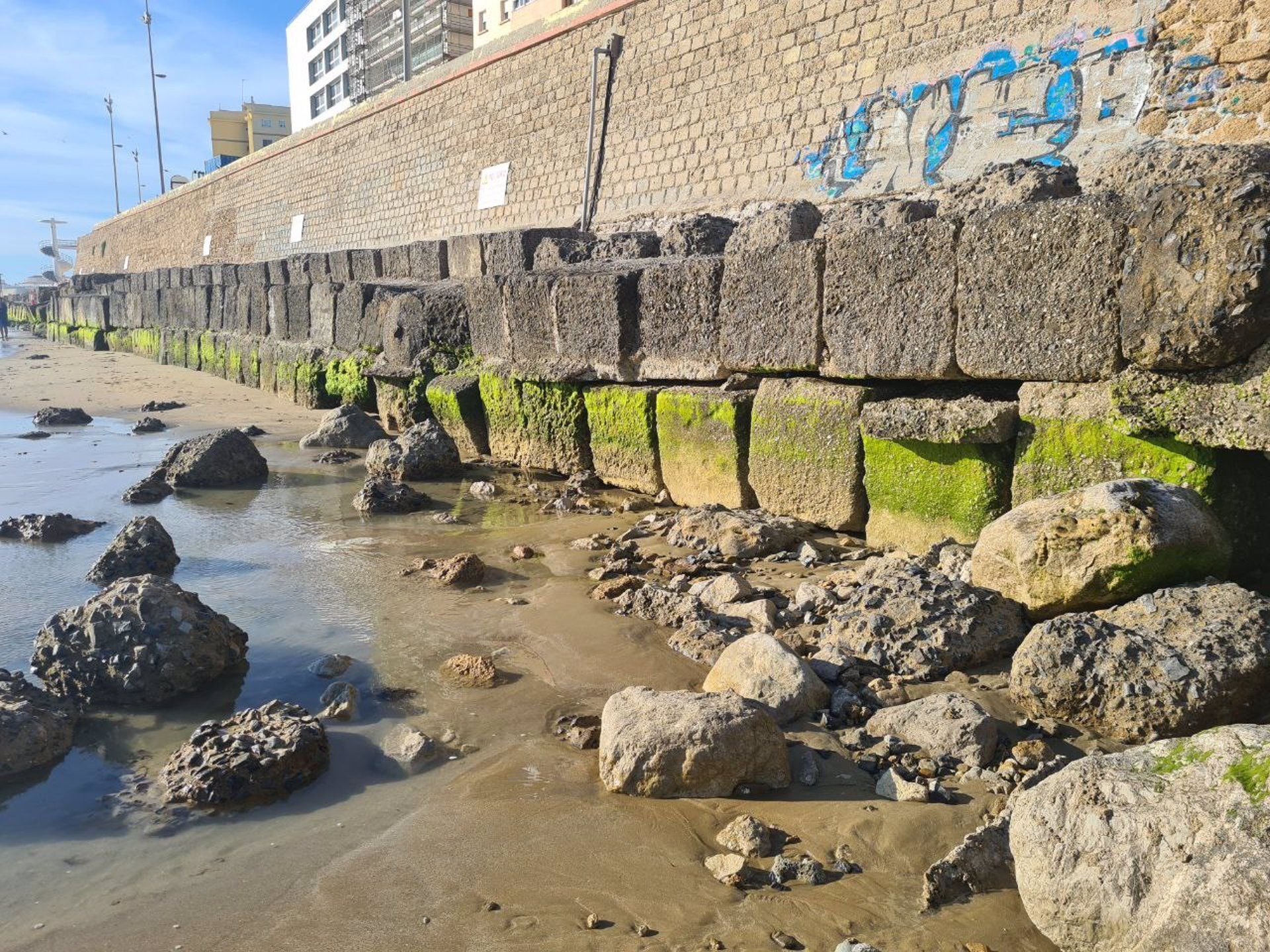 Zona del colector de Santa María del Mar de Cádiz.