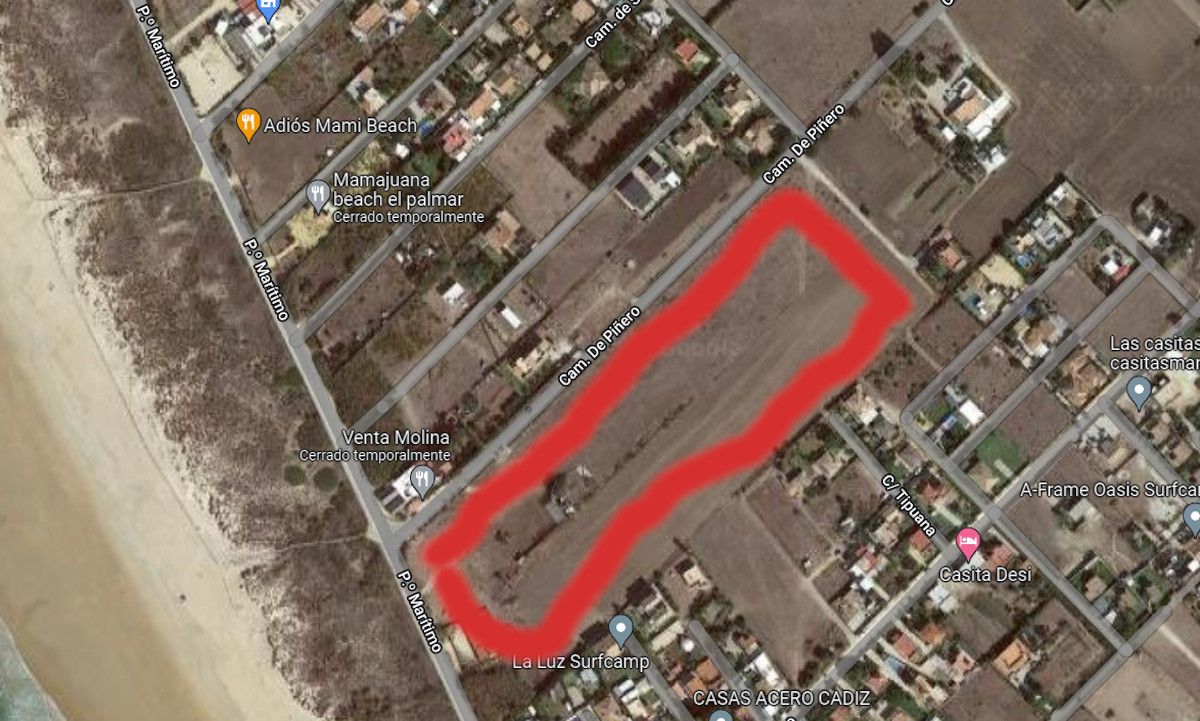 Terreno donde se construirá el proyecto de ocio y restauración.