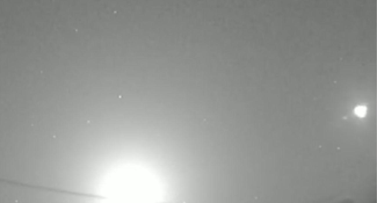 La impresionante bola de fuego que ha sobrevolado el Golfo de Cádiz. La impresionante bola de fuego que ha sobrevolado el Golfo de Cádiz.