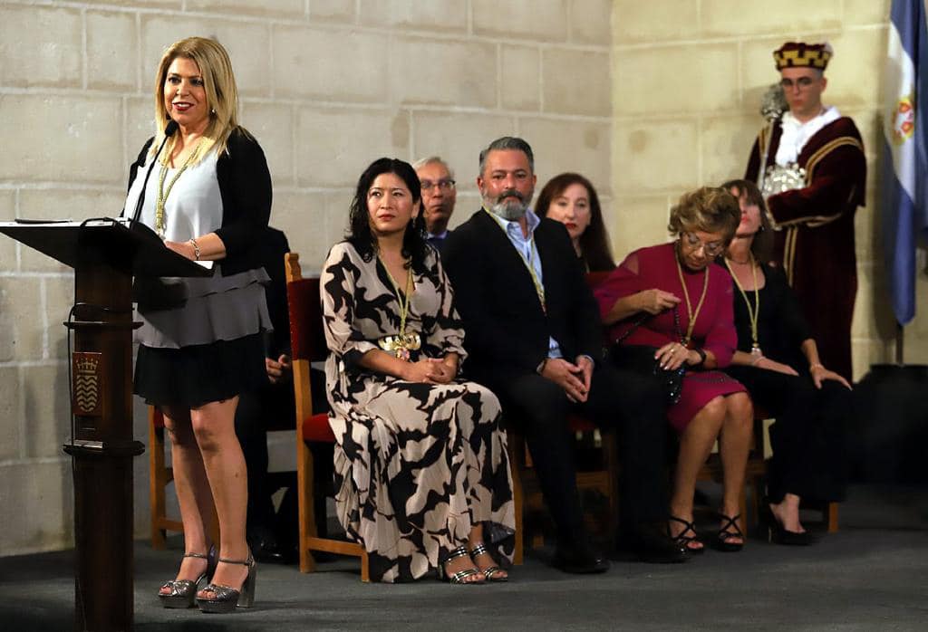 La alcaldesa, Mamen Sánchez, dedicando algunas palabras