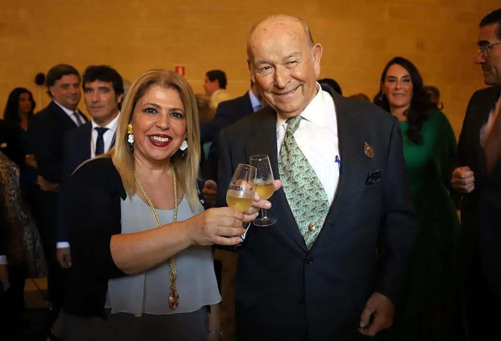 Brindis entre Domecq y la alcaldesa