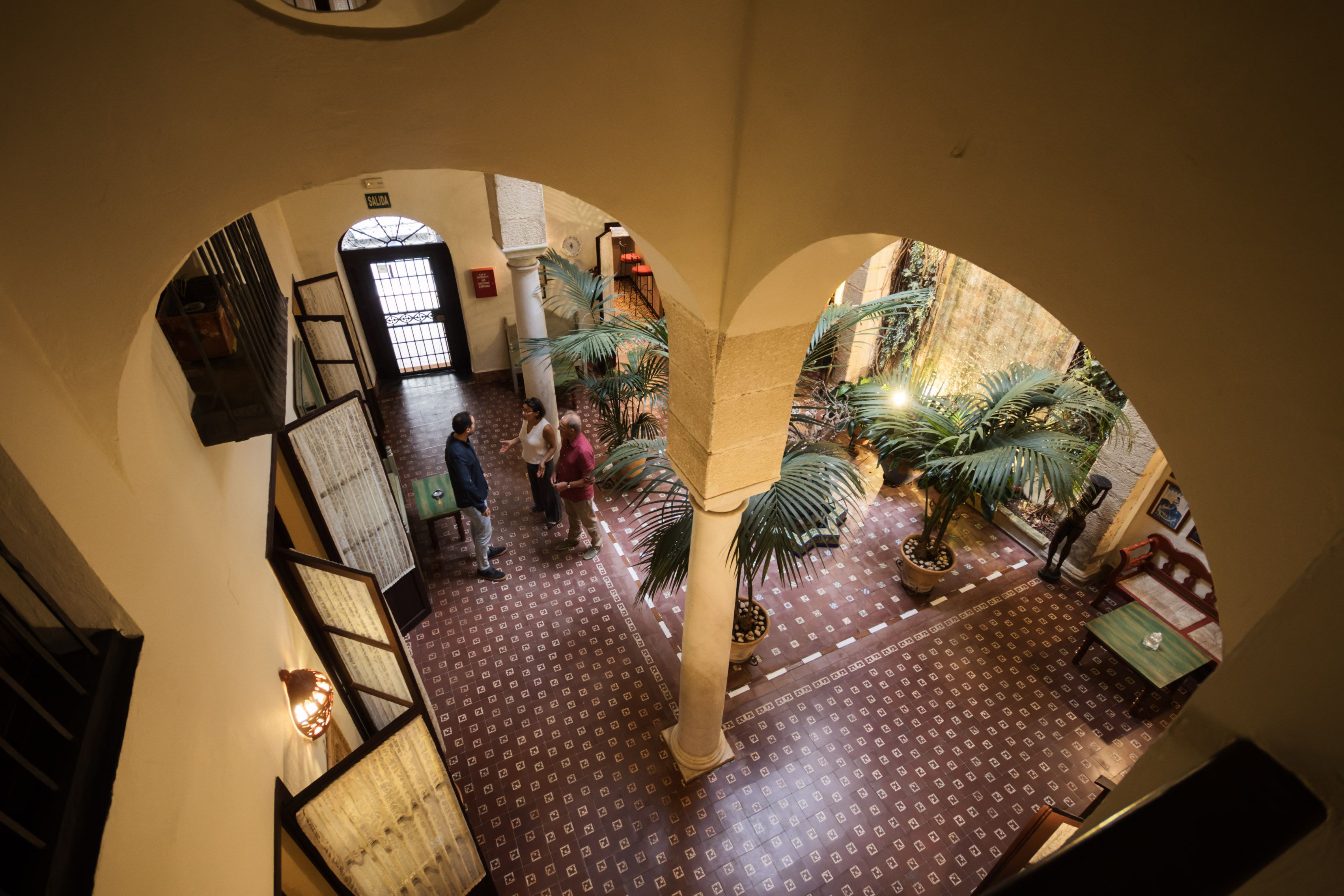 Patio de la pensión que ha ganado varios premios.