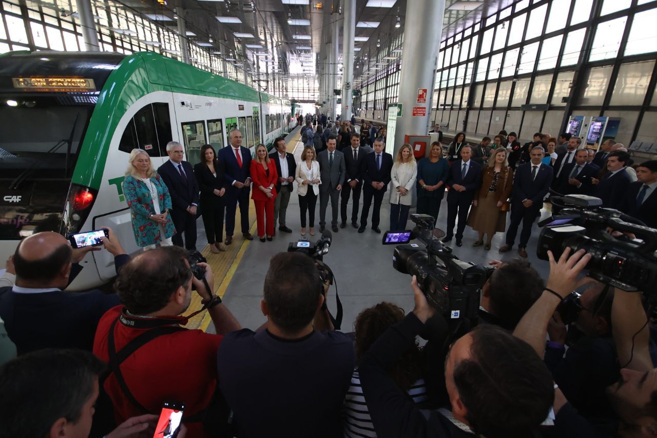 Momento de la inauguración del Trambahía, con distintas autoridades. Momento de la inauguración del Trambahía, con distintas autoridades.