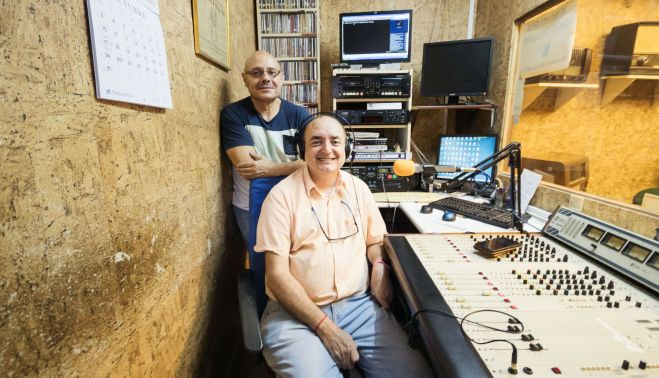 FRONTERA RADIO 14