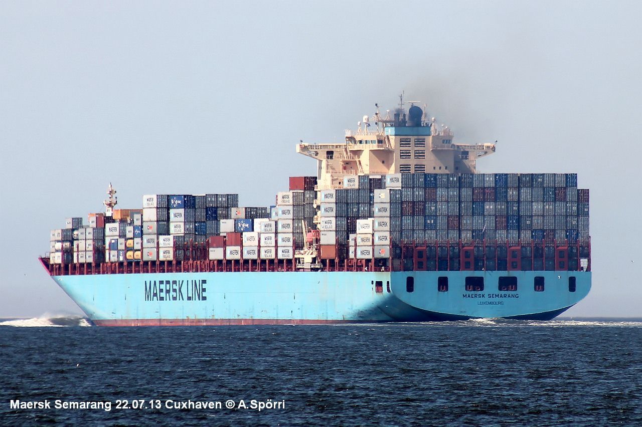 Buque portacontenedores Maersk Semarang. Cuxhaven A SPÖRRI Buque portacontenedores Maersk Semarang. Cuxhaven A SPÖRRI