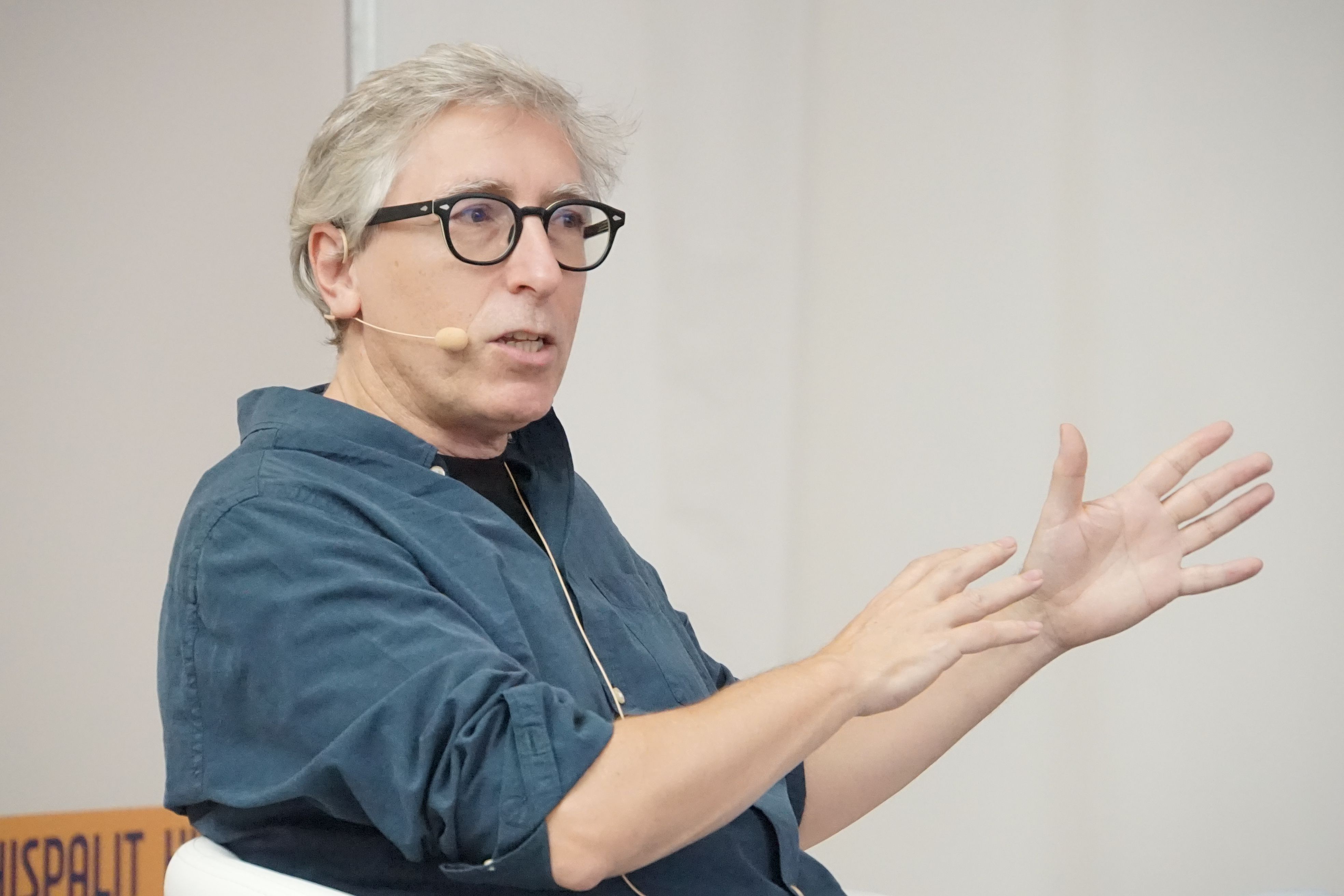 Trueba durante su participación en la Feria del Libro.