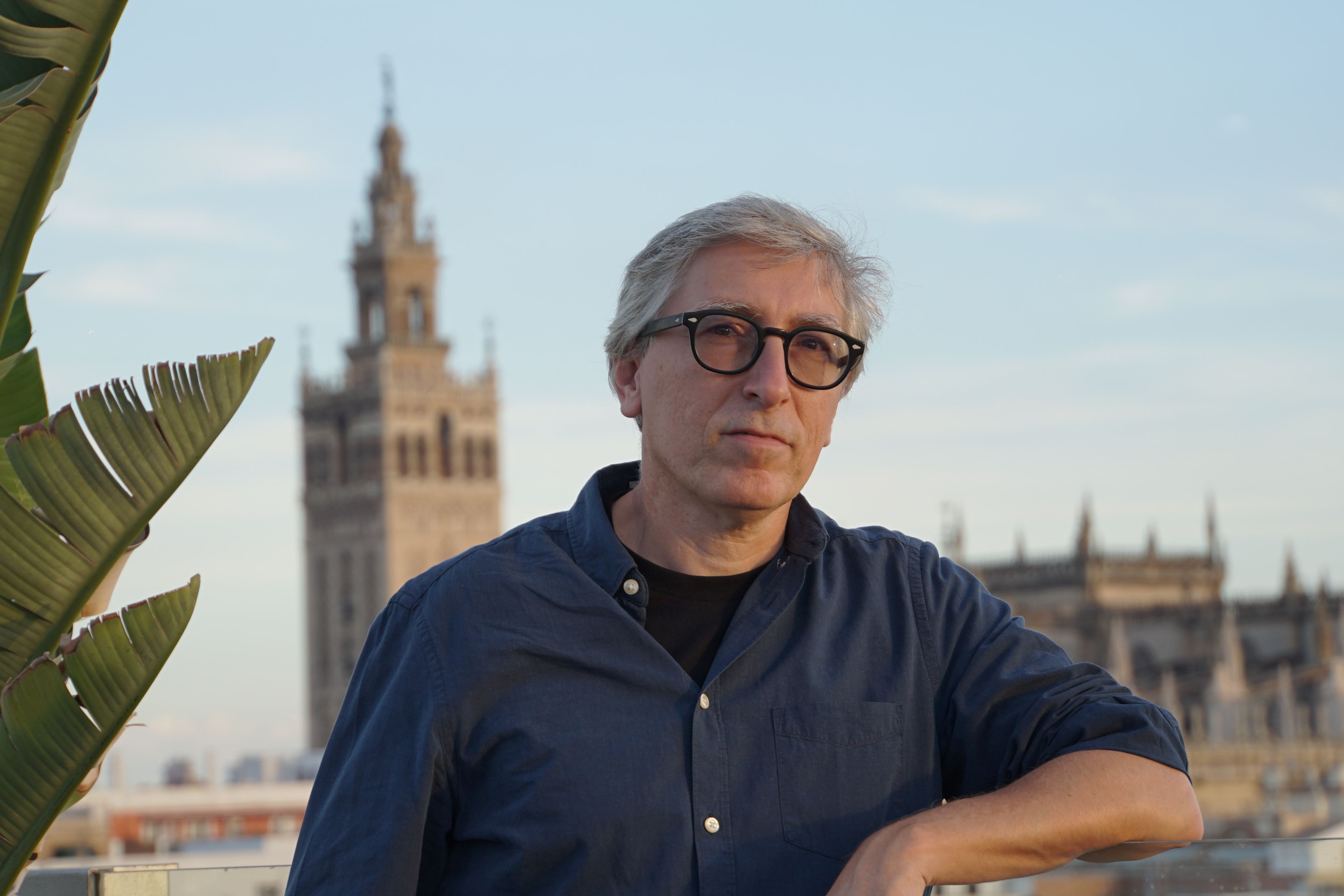 David Trueba, autor de 'Queridos Niños' tras la entrevista.