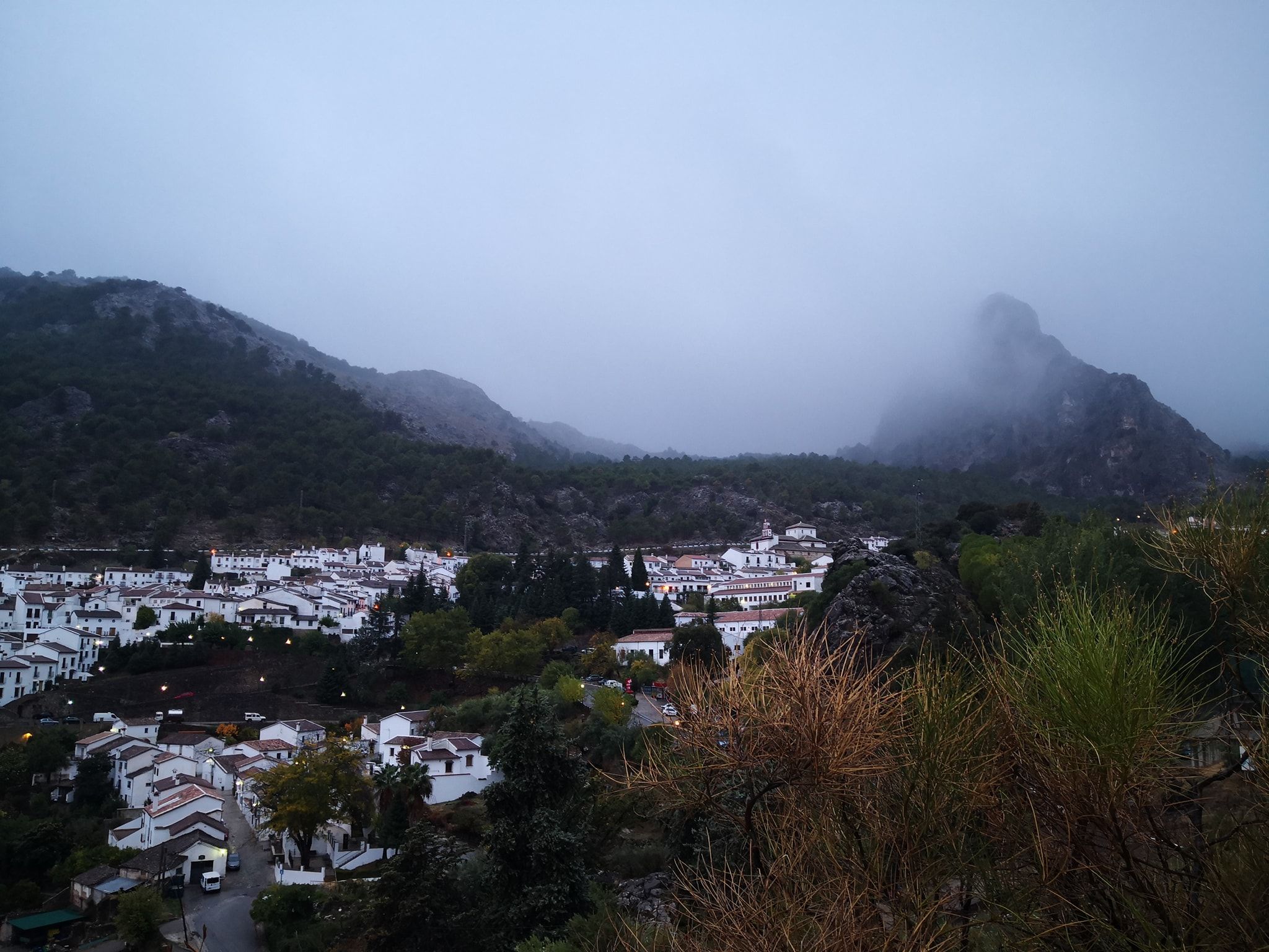 Grazalema no falla, fuertes lluvias y temperaturas rumbo a los 0 grados. En la imagen, Benamahoma @maritalamela_s Grazalema no falla, fuertes lluvias y temperaturas rumbo a los 0 grados. En la imagen, Benamahoma @maritalamela_s
