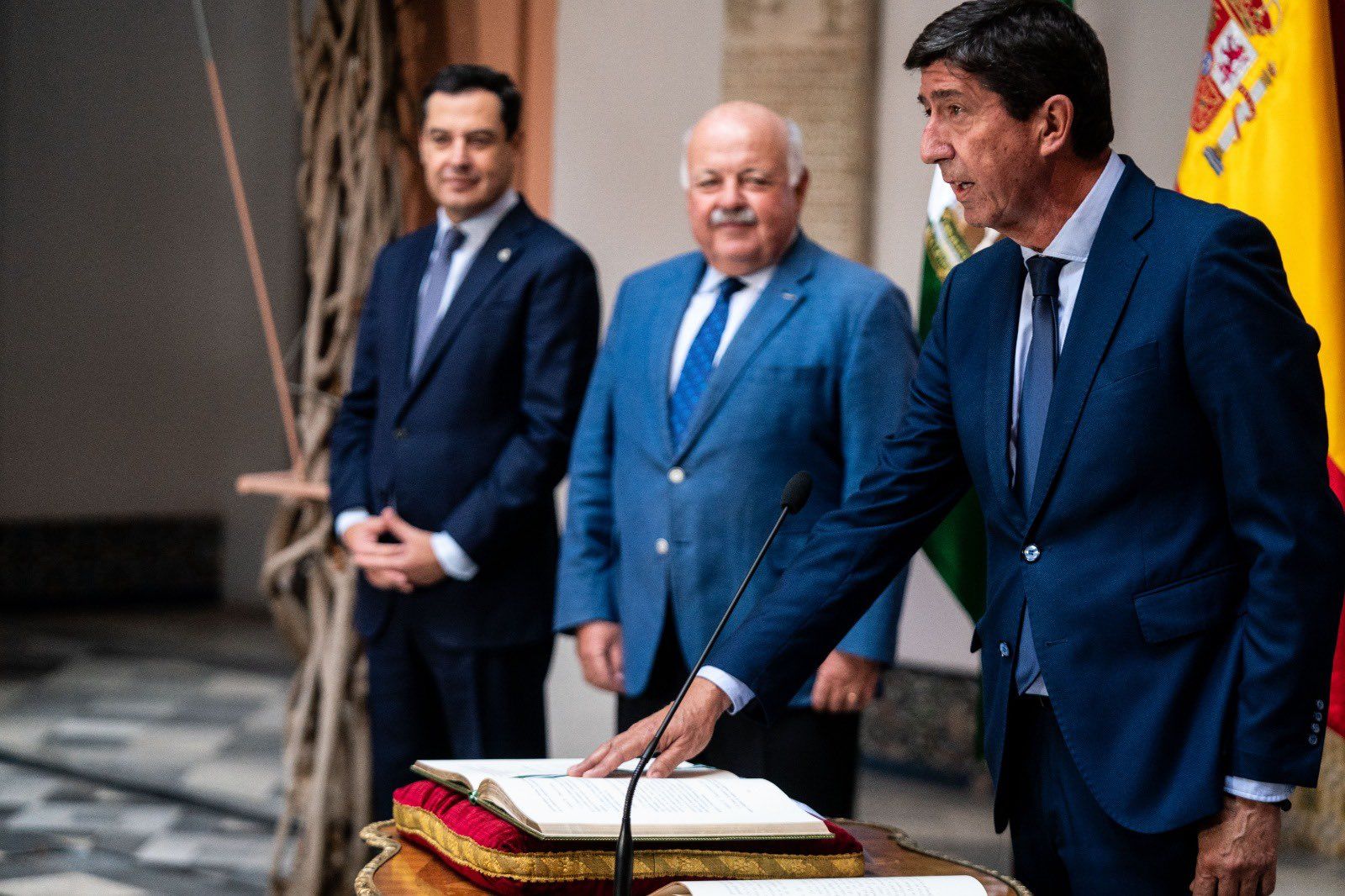Marín jurando su nuevo cargo.