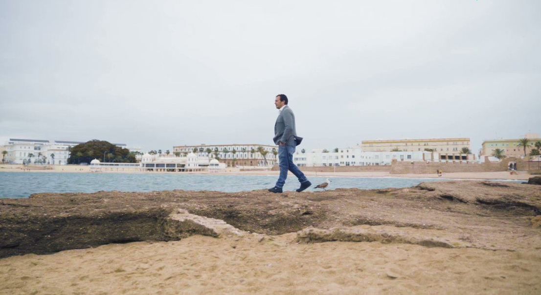 El alcalde de Cádiz, José María González 'Kichi', en el vídeo donde daba cumplimiento a su palabra.
