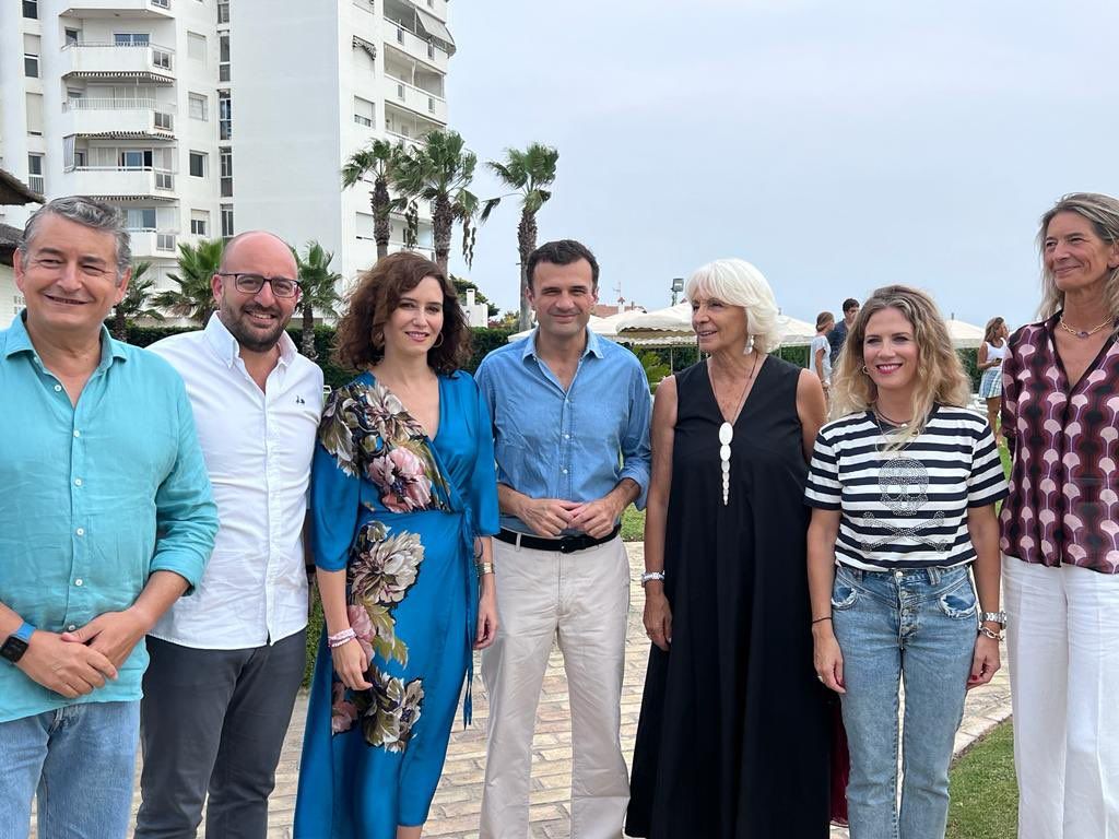 Antonio Sanz, Germán Beardo, Isabel Díaz Ayuso, Bruno García y Teófila Martínez en El Puerto de Santa María. PPCADIZ 